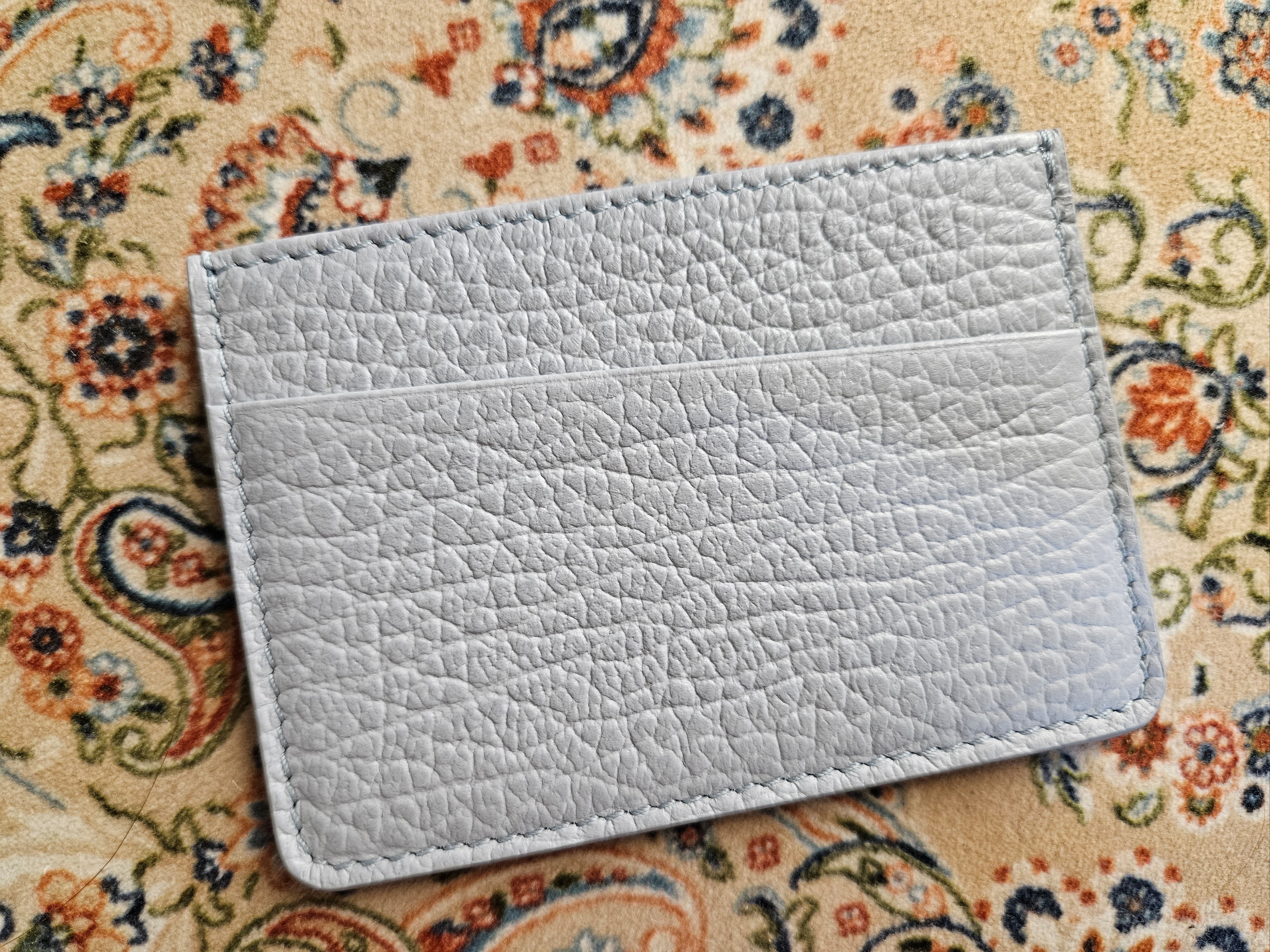 Maison Margiela Four Stitch Card Holder Pale Blue 착용 스타일 - 3