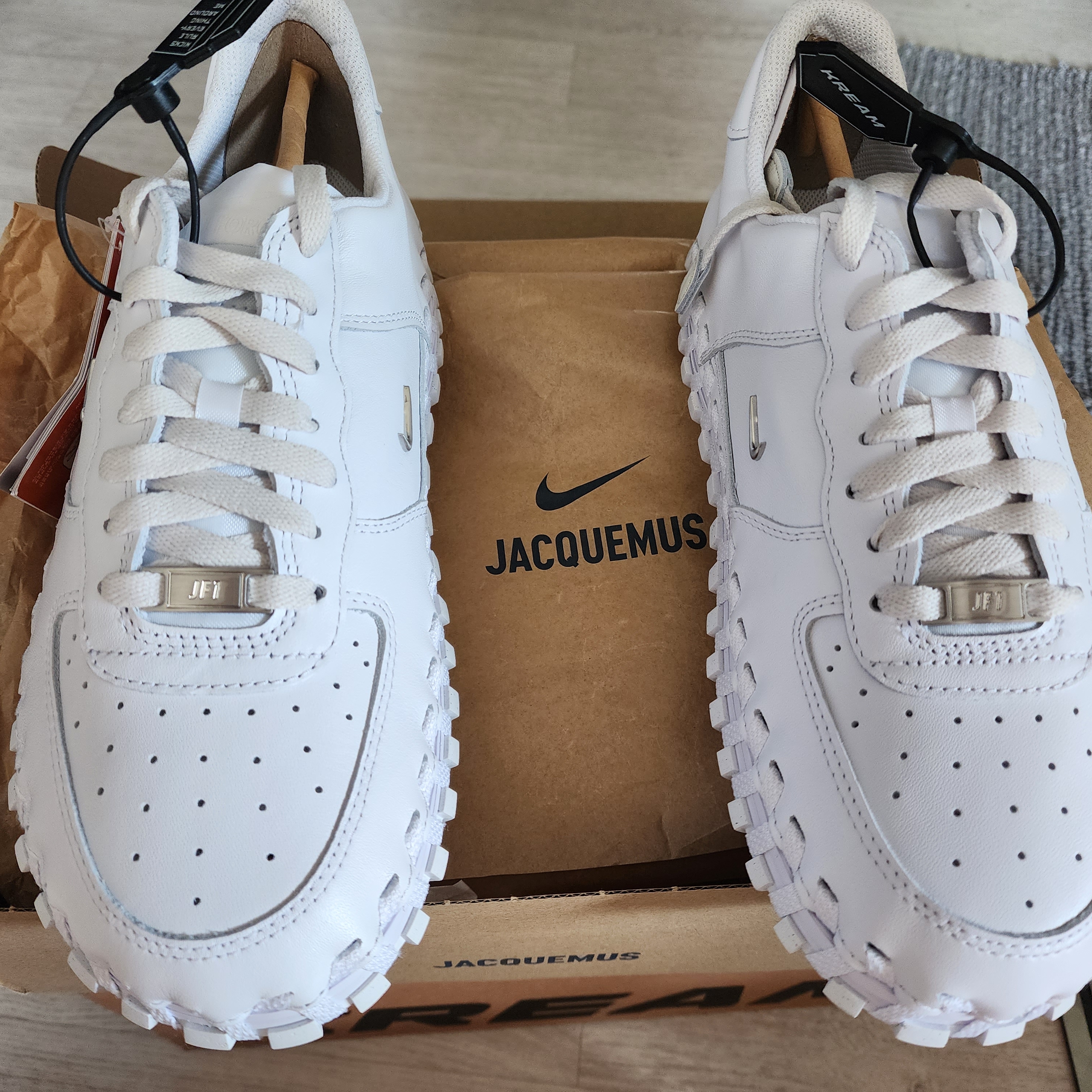 Nike x Jacquemus J Force 1 Low LX SP White 착용 스타일 - 1