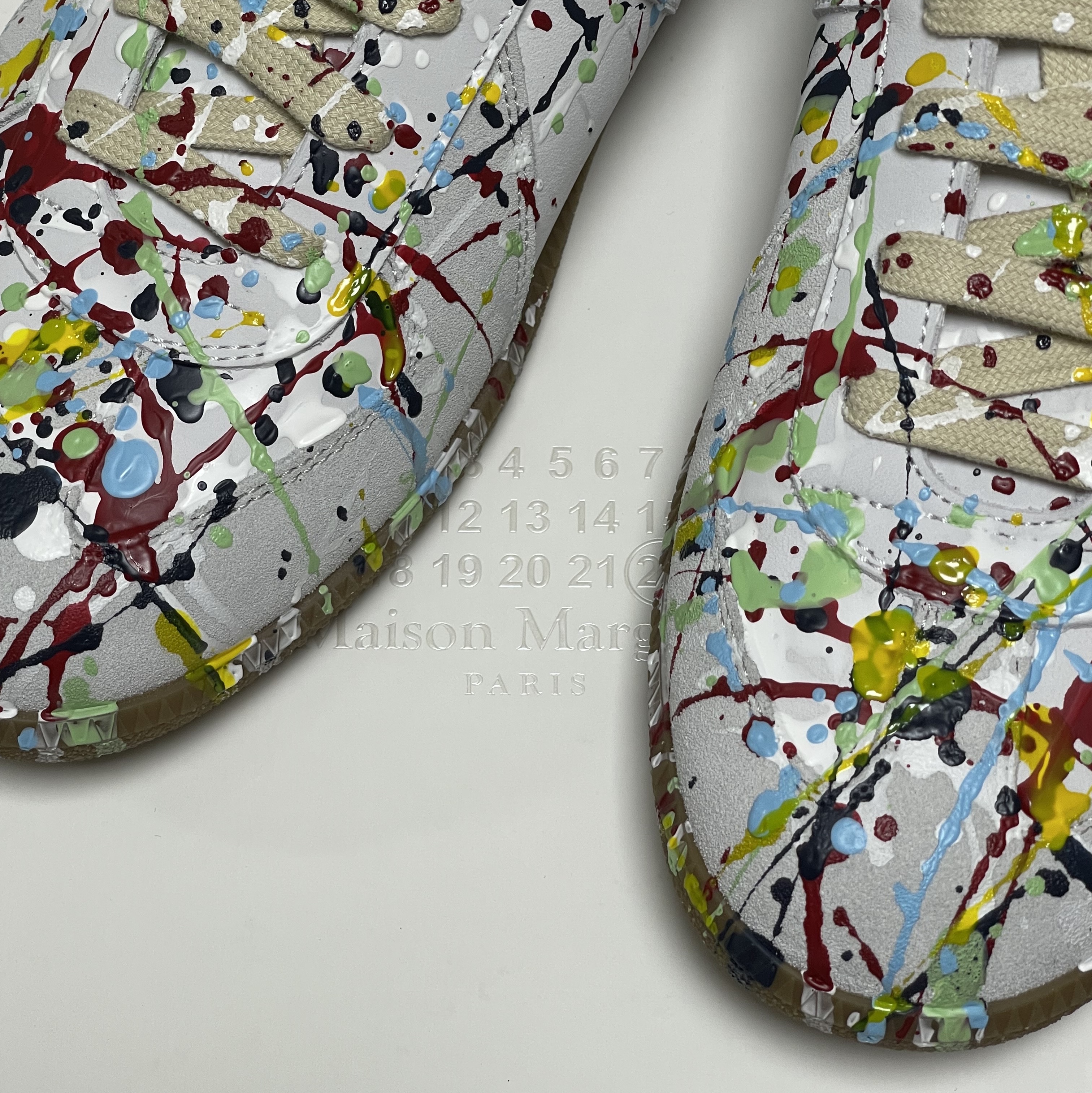 Maison Margiela Replica Paint Drop Sneakers 착용 스타일