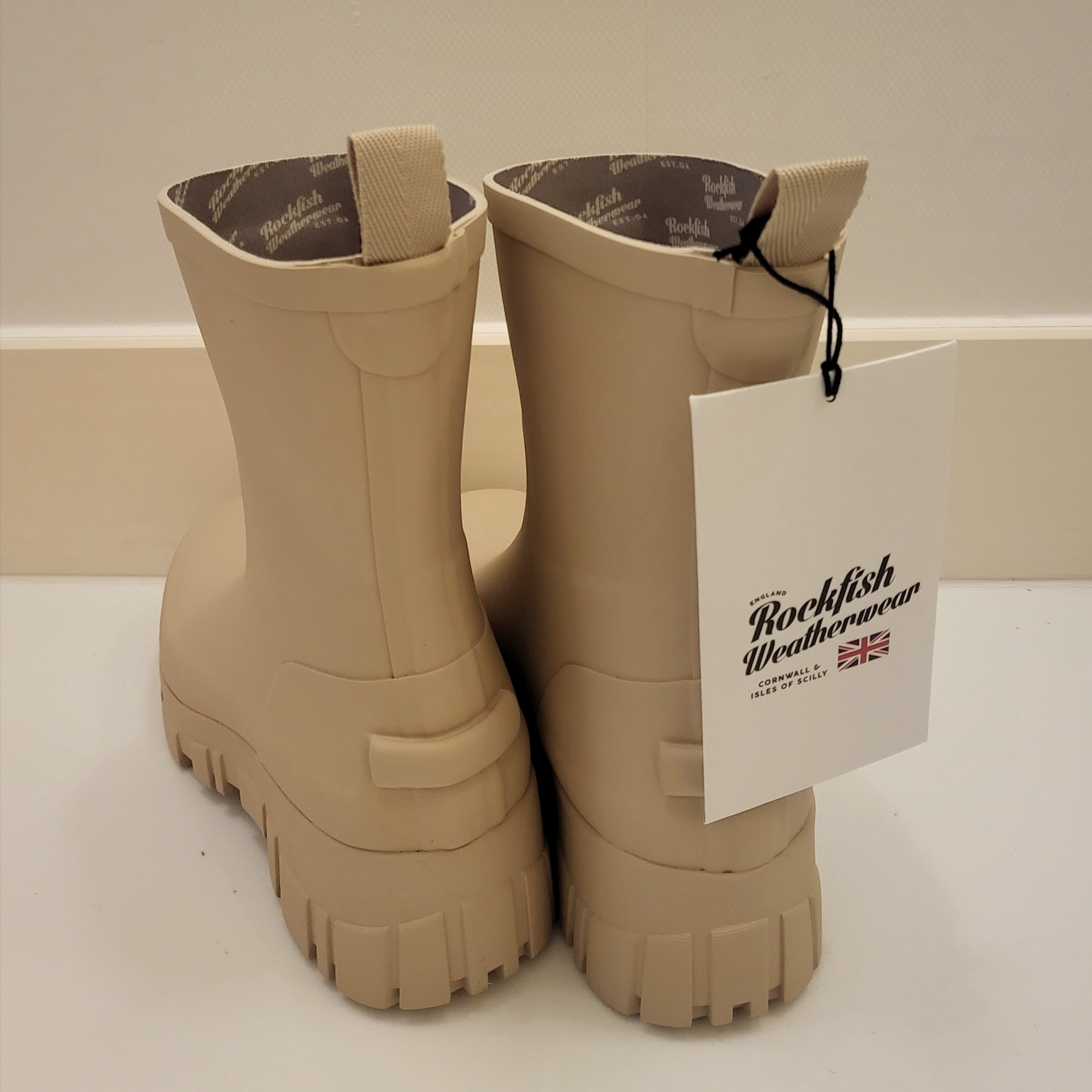 (W) Rockfishweatherwear Flatform Middle Rain Boots Beige 착용 스타일 - 2