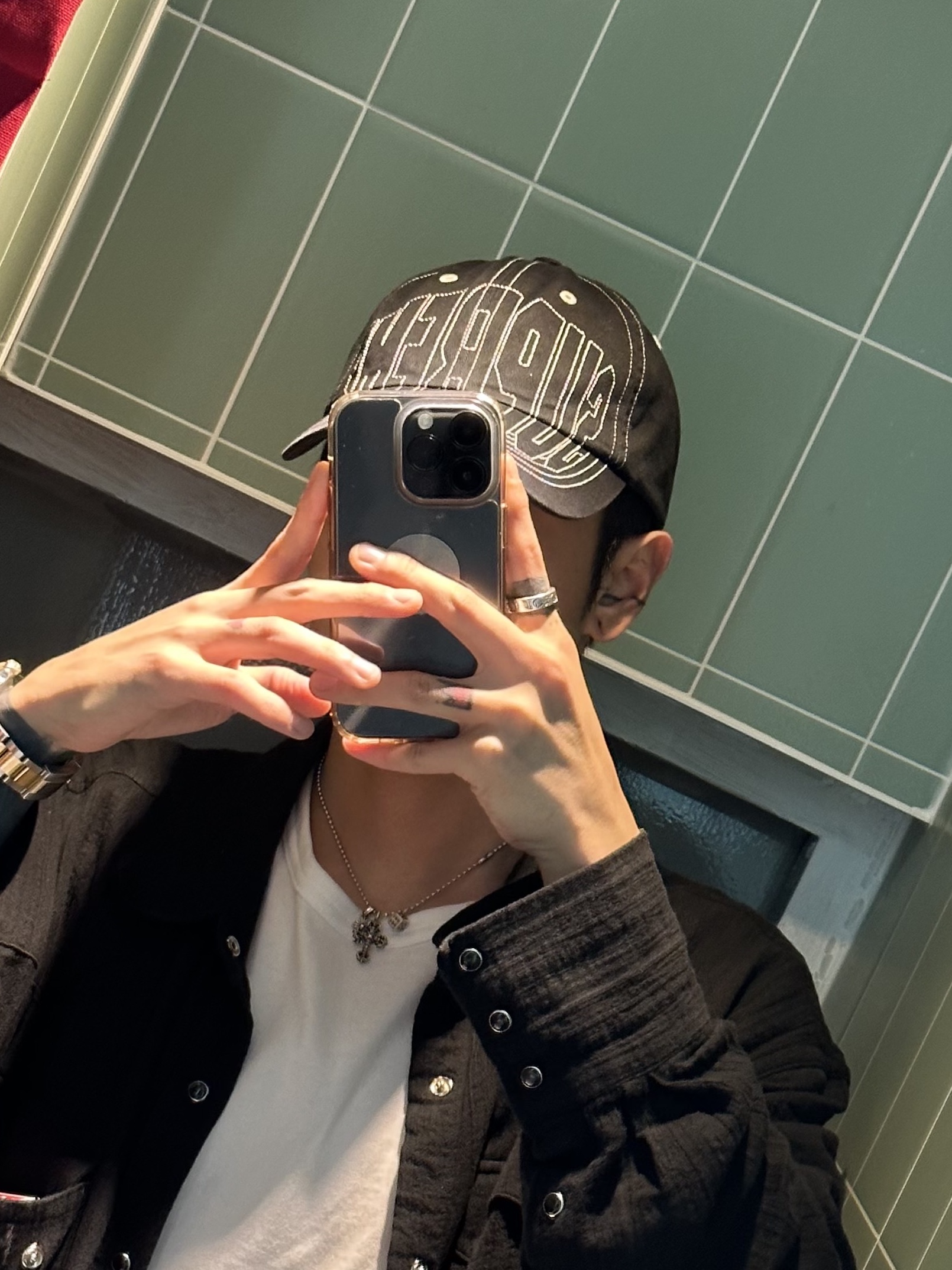 Supreme Visor Stitch 6-Panel Black - 23SS 착용 스타일 - 1