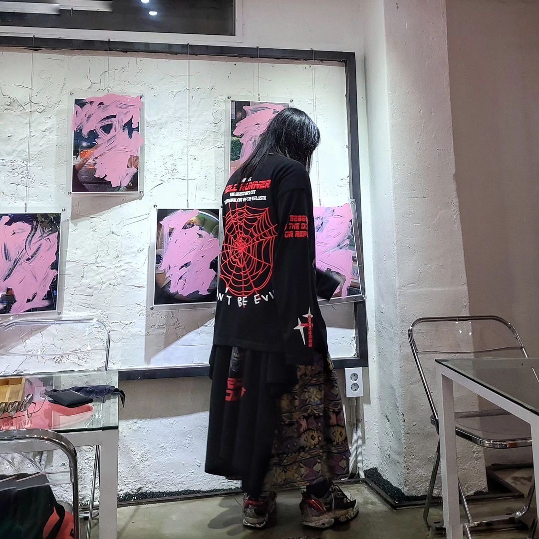 [KREAM 단독] Ourpas 061 Hell Runner Long Sleeve Black 착용 스타일