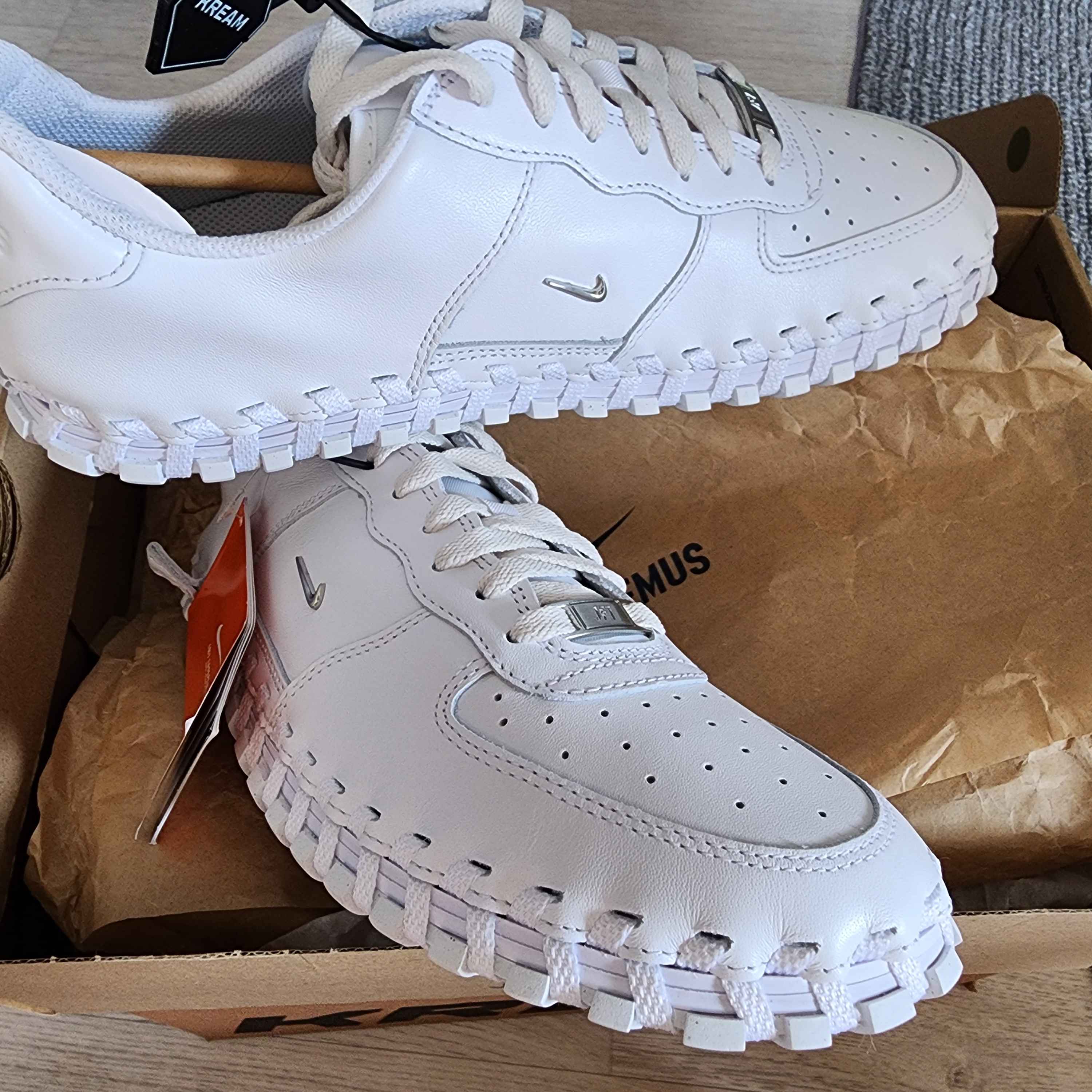 Nike x Jacquemus J Force 1 Low LX SP White 착용 스타일 - 2