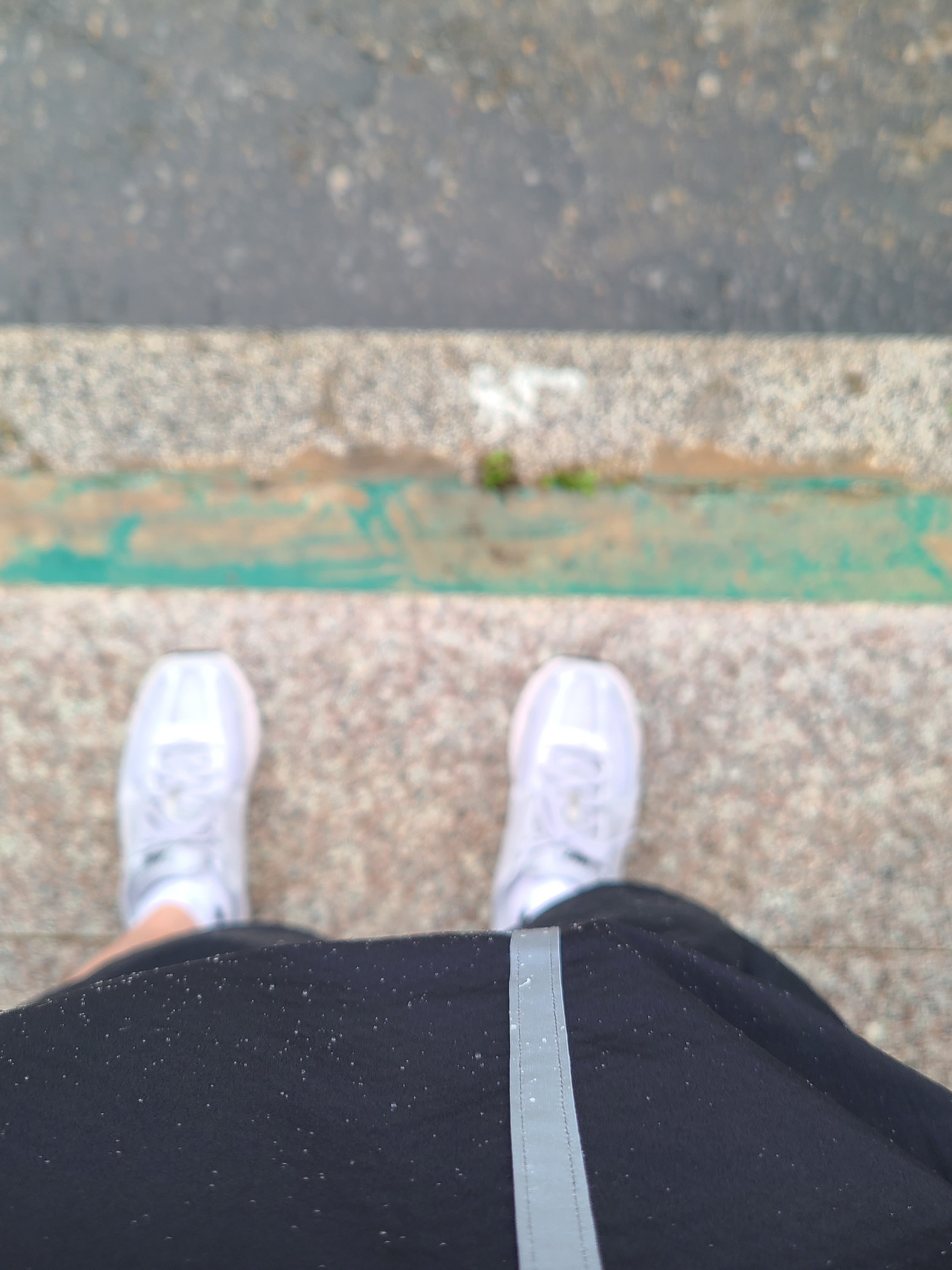 Nike Zoom Vomero 5 SP Vast Grey 2023, (W) Nike x Drake Nocta NRG LR L/S Crew Black (DV3631-010) 착용 스타일 - 1