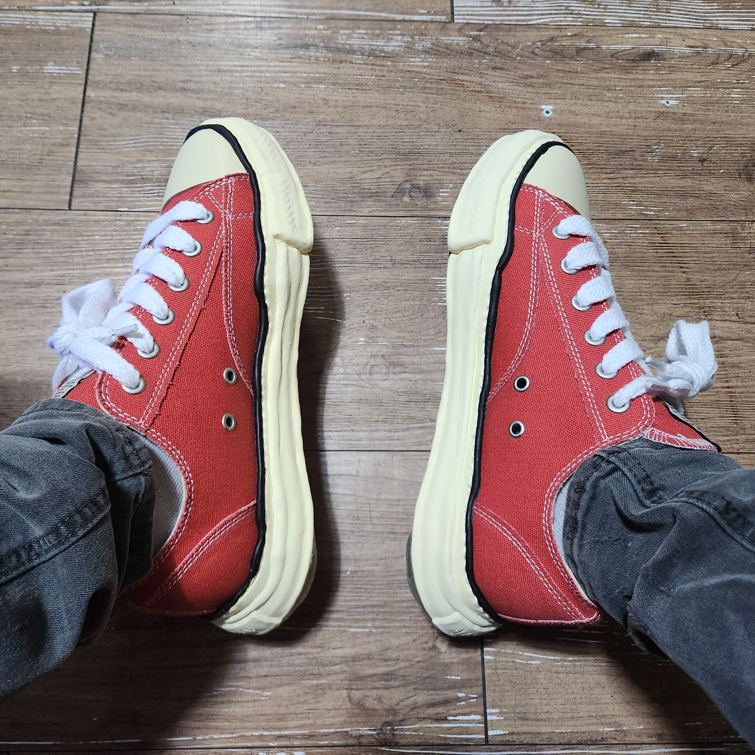 Maison Mihara Yasuhiro Peterson VL OG Sole Canvas Low-top Sneakers Orange 착용 스타일 - 2