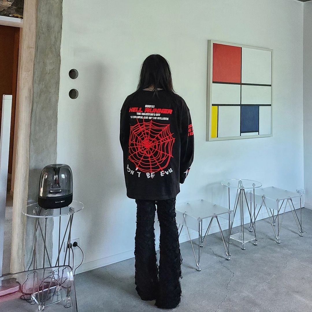 [KREAM 단독] Ourpas 061 Hell Runner Long Sleeve Black 착용 스타일