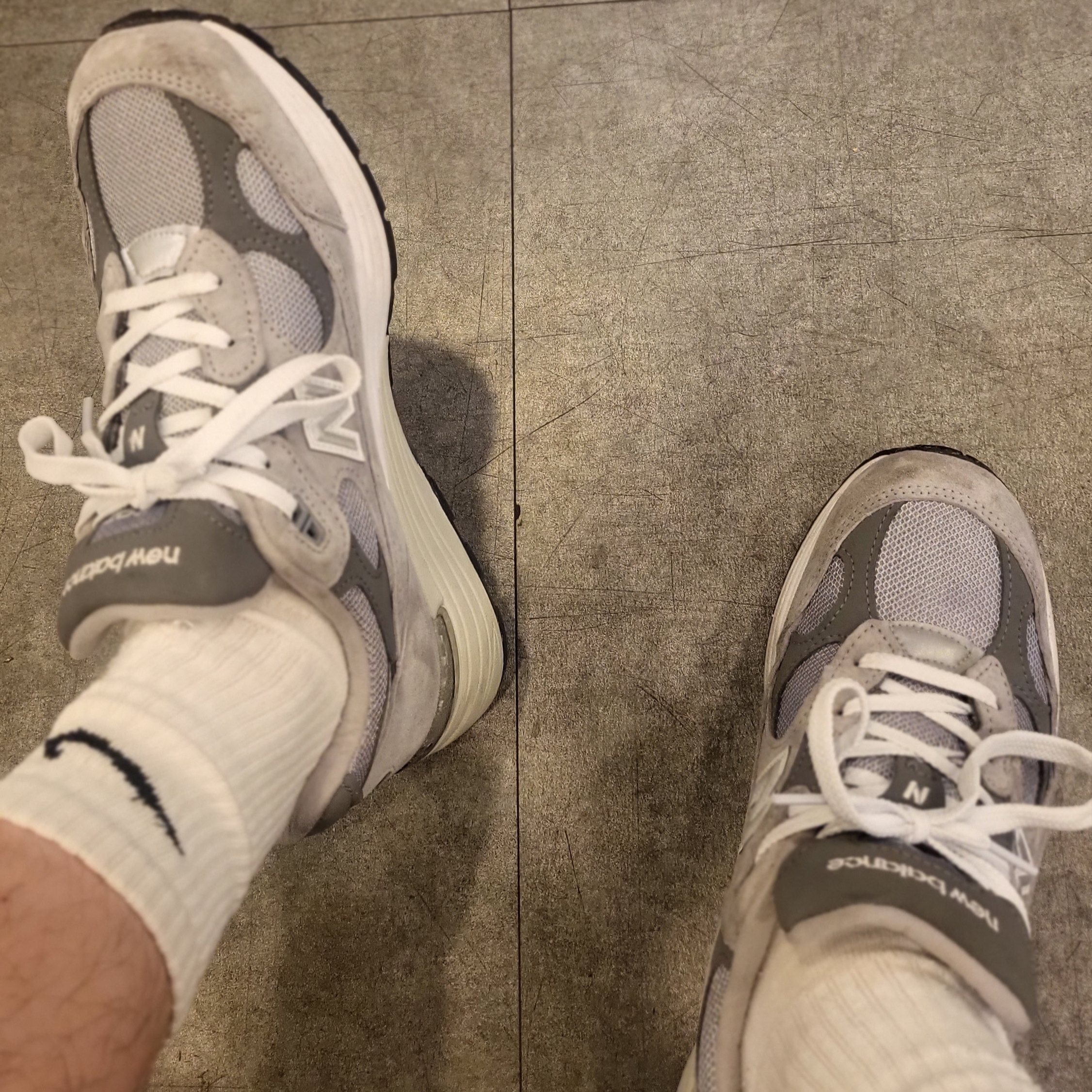 New Balance 992 Made in USA Grey - D Standard 착용 스타일