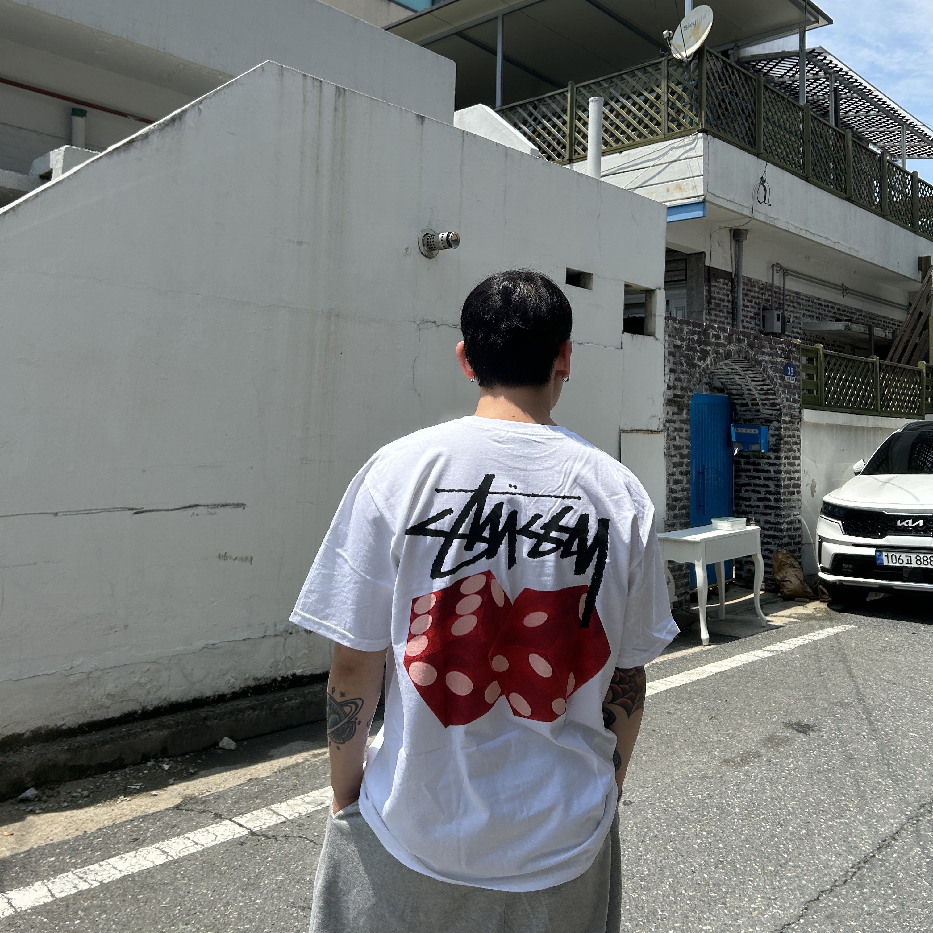 Stussy Diced Out T-Shirt White 착용 스타일