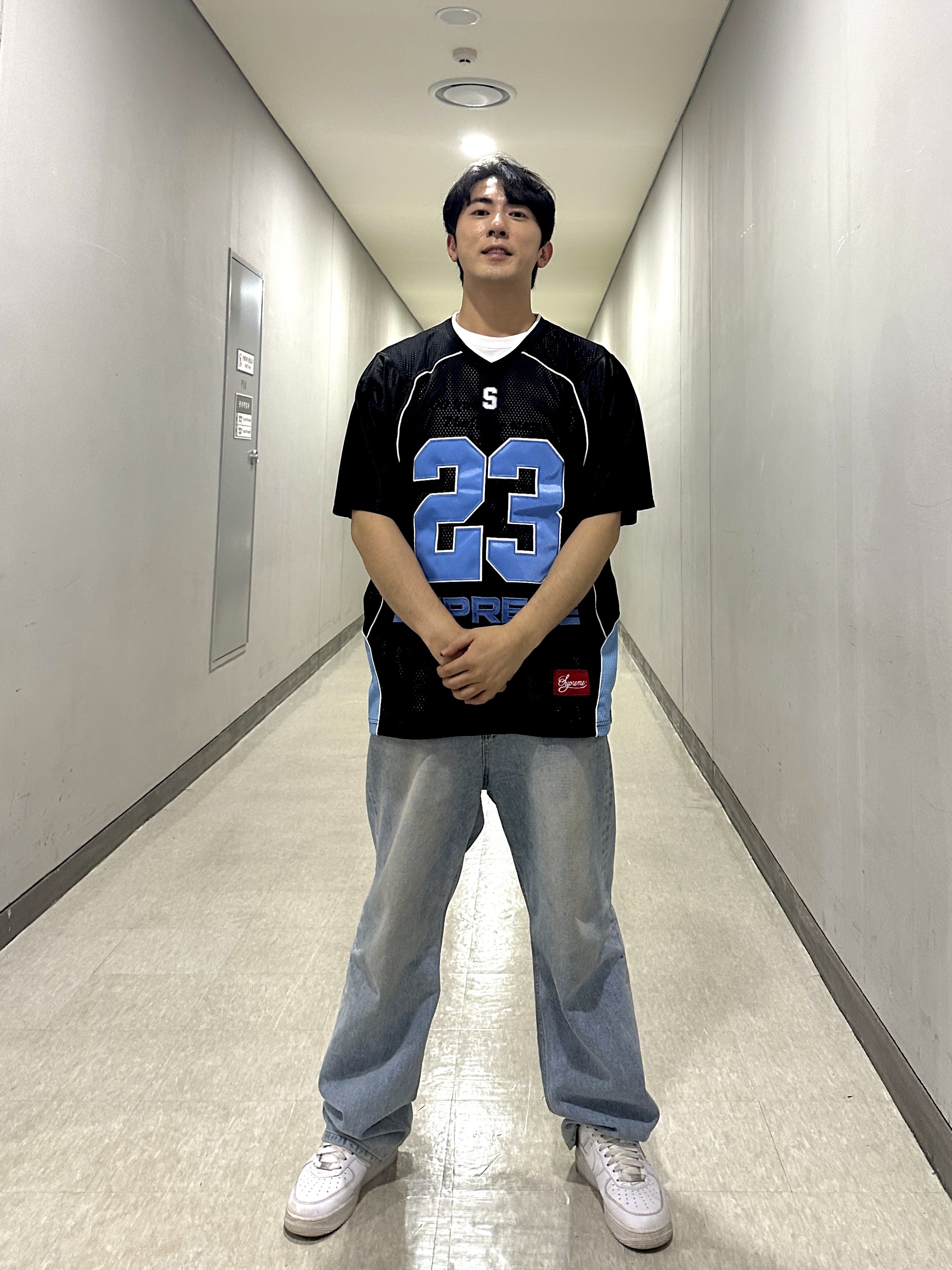 Nike x Supreme Air Force 1 Low White, Supreme Perfect Season Football Jersey Black - 23SS 착용 스타일