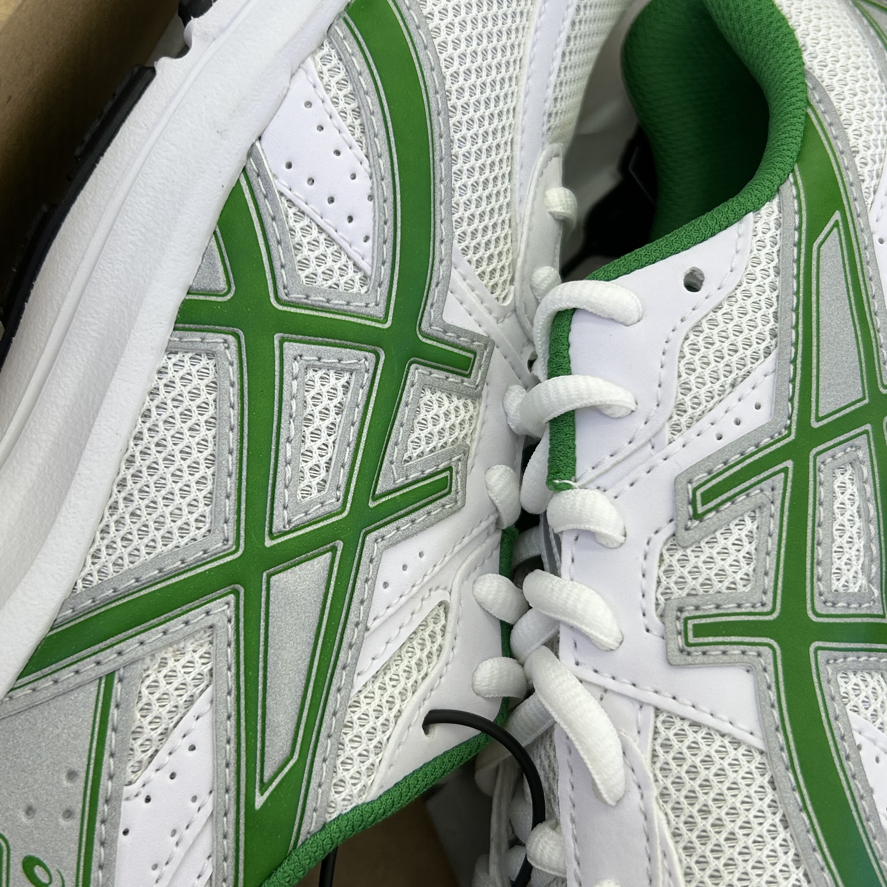 Asics Jog 100 S White Green - 2E Wide 착용 스타일