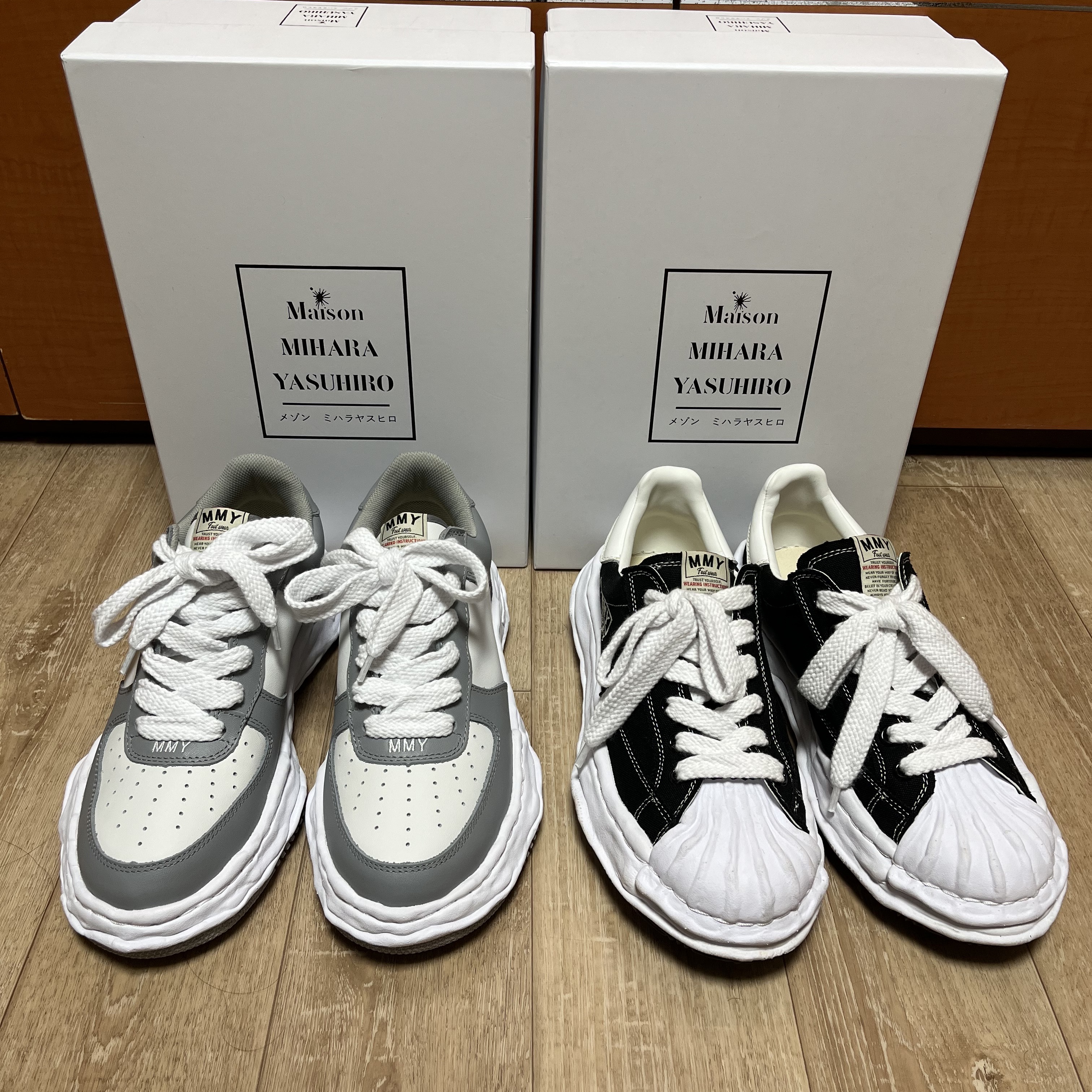 Maison Mihara Yasuhiro Wayne OG Sole Leather Low-top Sneakers Gray White 착용 스타일 - 2