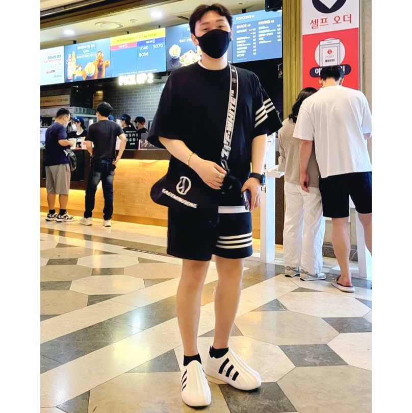 Adidas Adifom Superstar Core White, Nike x Peaceminusone Wide Pants Black (DR0096-010) 착용 스타일