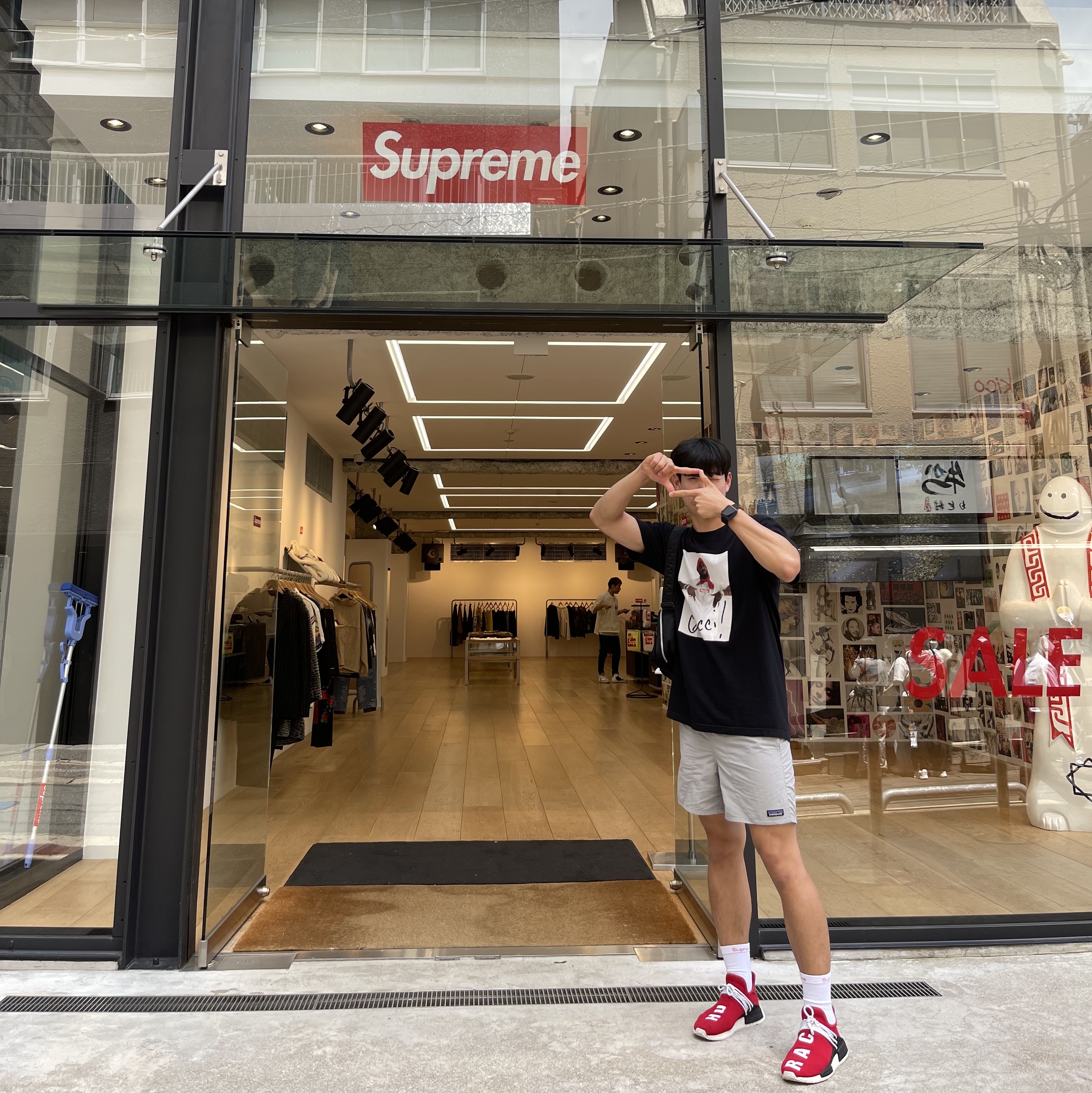 Patagonia Baggies Shorts 5 Inch Salt Grey, Adidas x Pharrell Williams Hu NMD Scarlet 착용 스타일