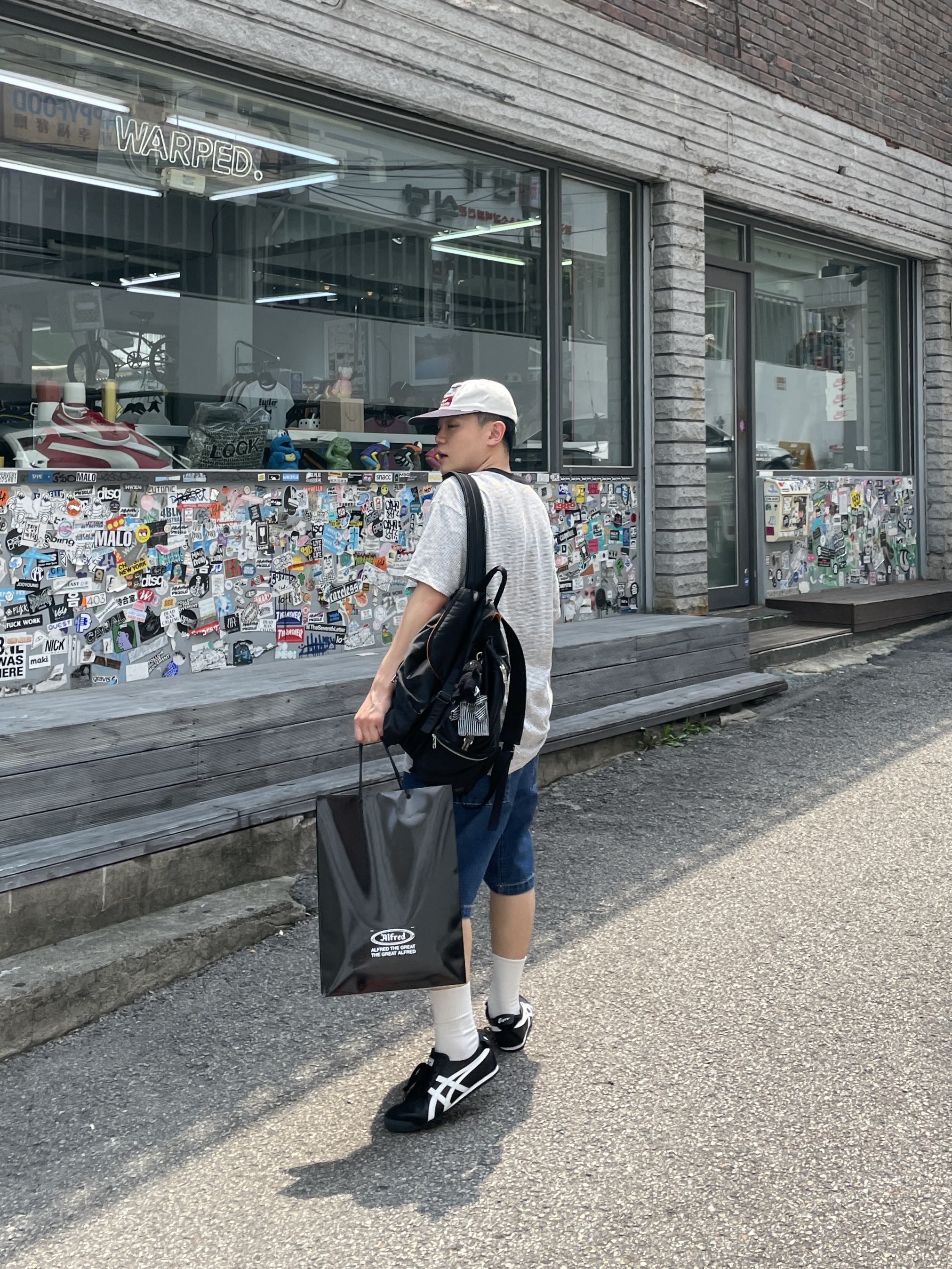 Onitsuka Tiger Mexico 66 Black White, Porter Tanker Backpack Black 착용 스타일 - 2