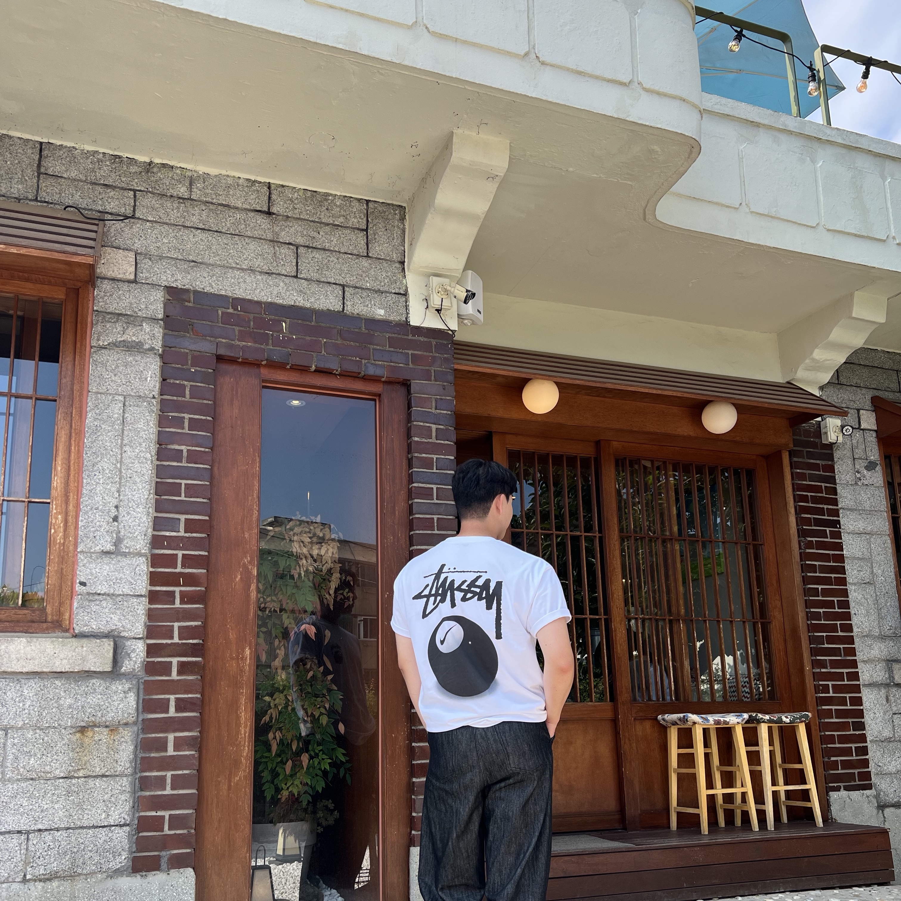 Salomon ACS Pro Beluga Vintage Khaki, Nike x Stussy NRG FL SS 8 Ball T-Shirt White (DO9322-100) 착용 스타일 - 1