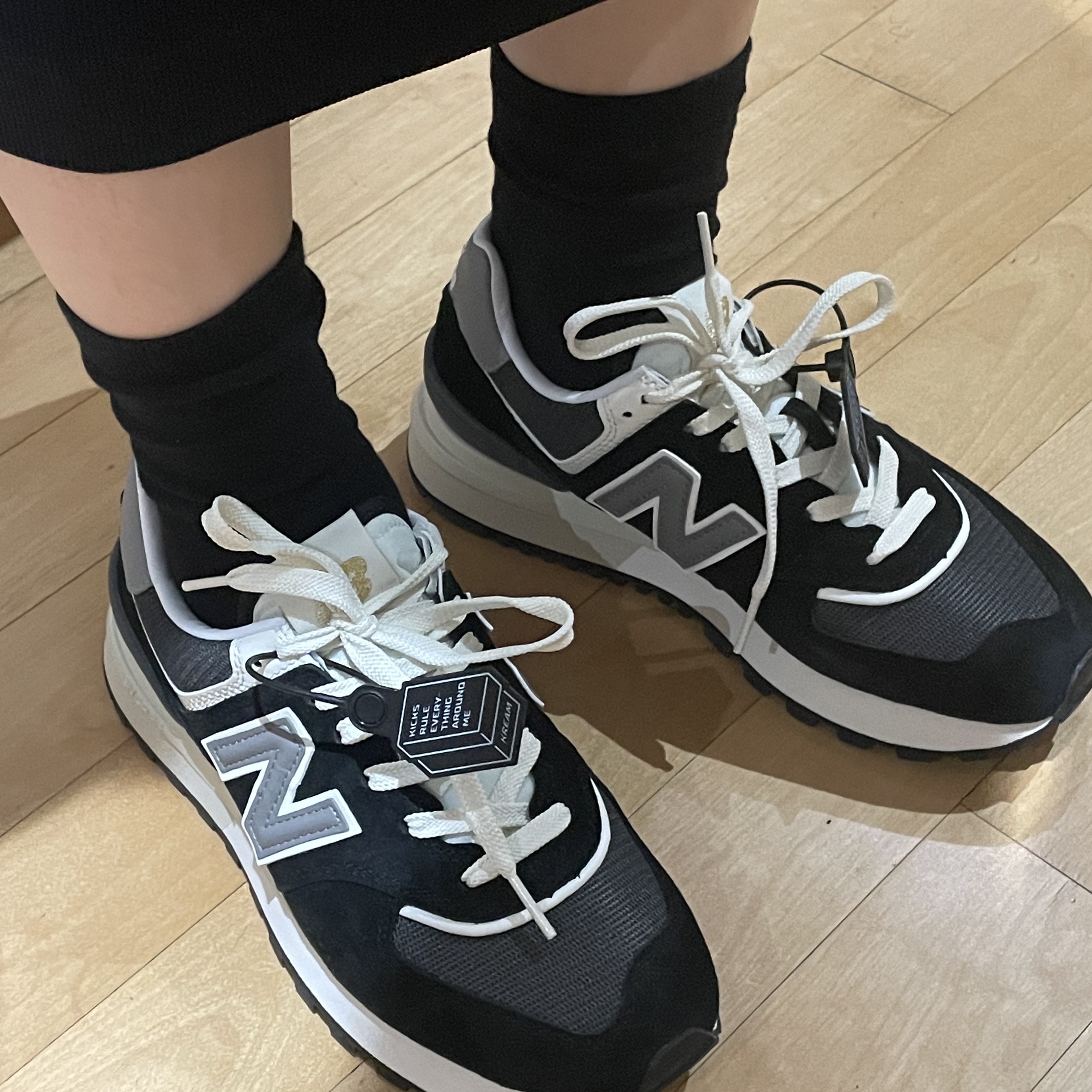 New Balance 574 Legacy Black 착용 스타일