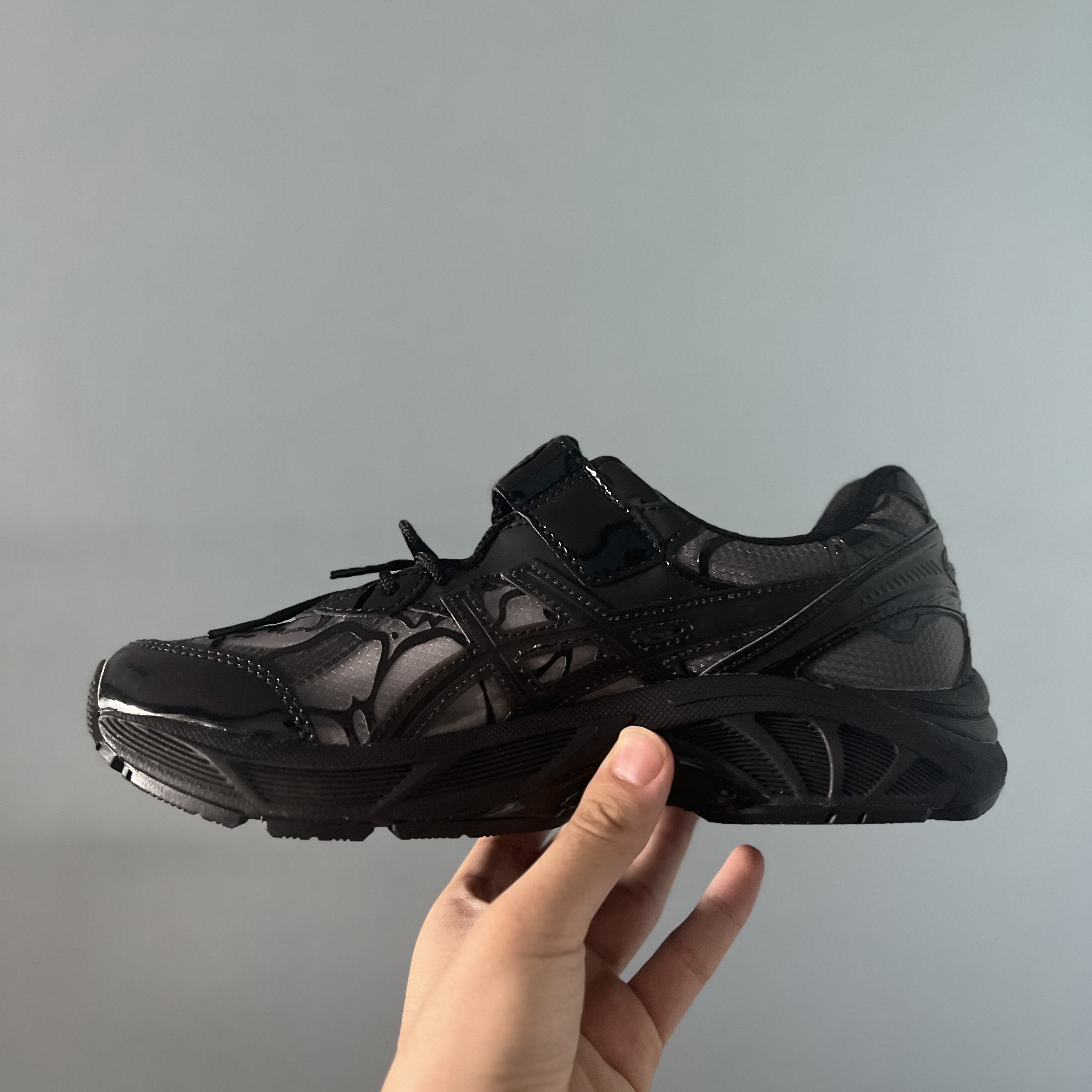 Asics x Cecilie Bahnsen GT-2160 Black 착용 스타일