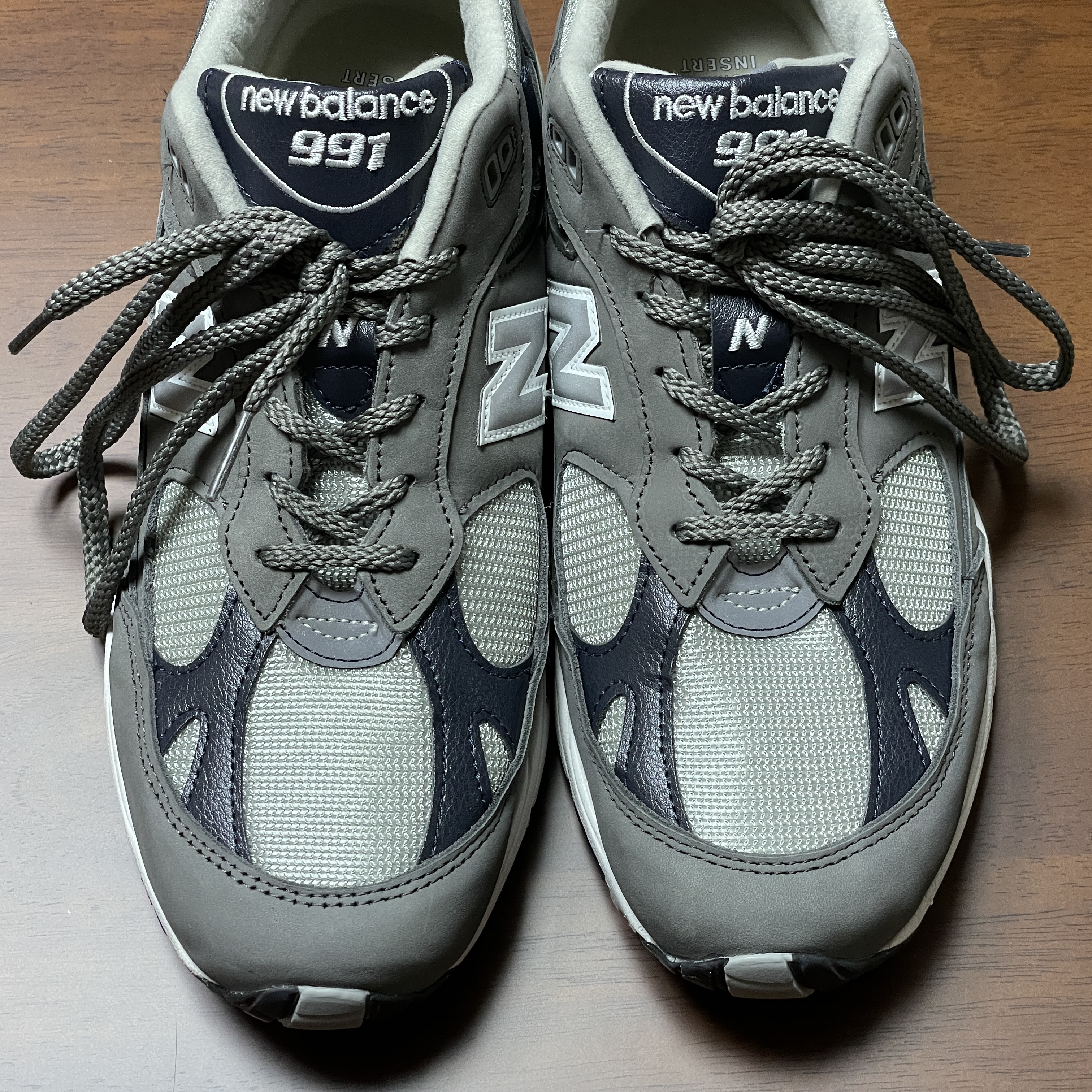 New Balance 991 Made in UK Castlerock Navy 착용 스타일 - 2