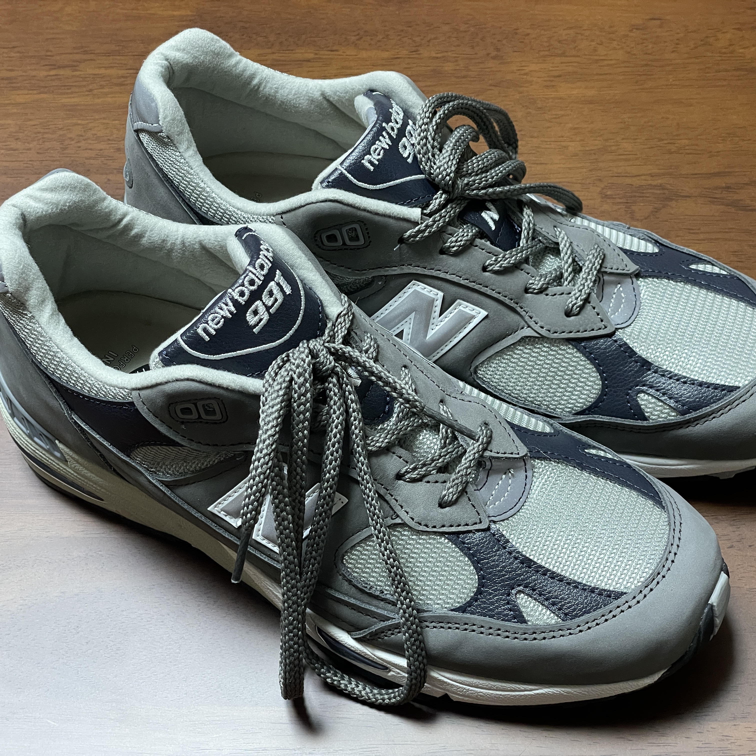 New Balance 991 Made in UK Castlerock Navy 착용 스타일 - 1