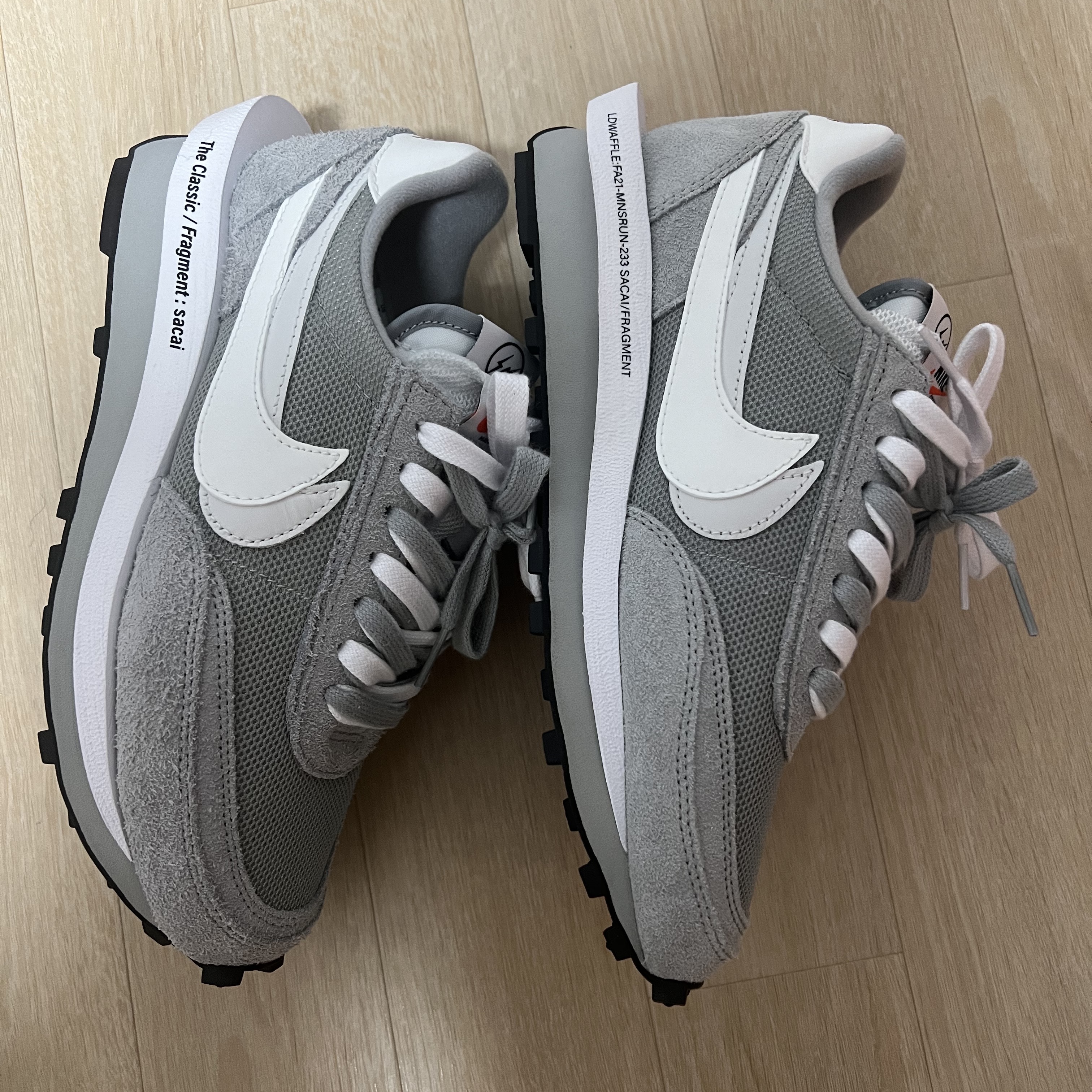 Nike x Sacai x Fragment LDWaffle Light Smoke Grey 착용 스타일 - 1