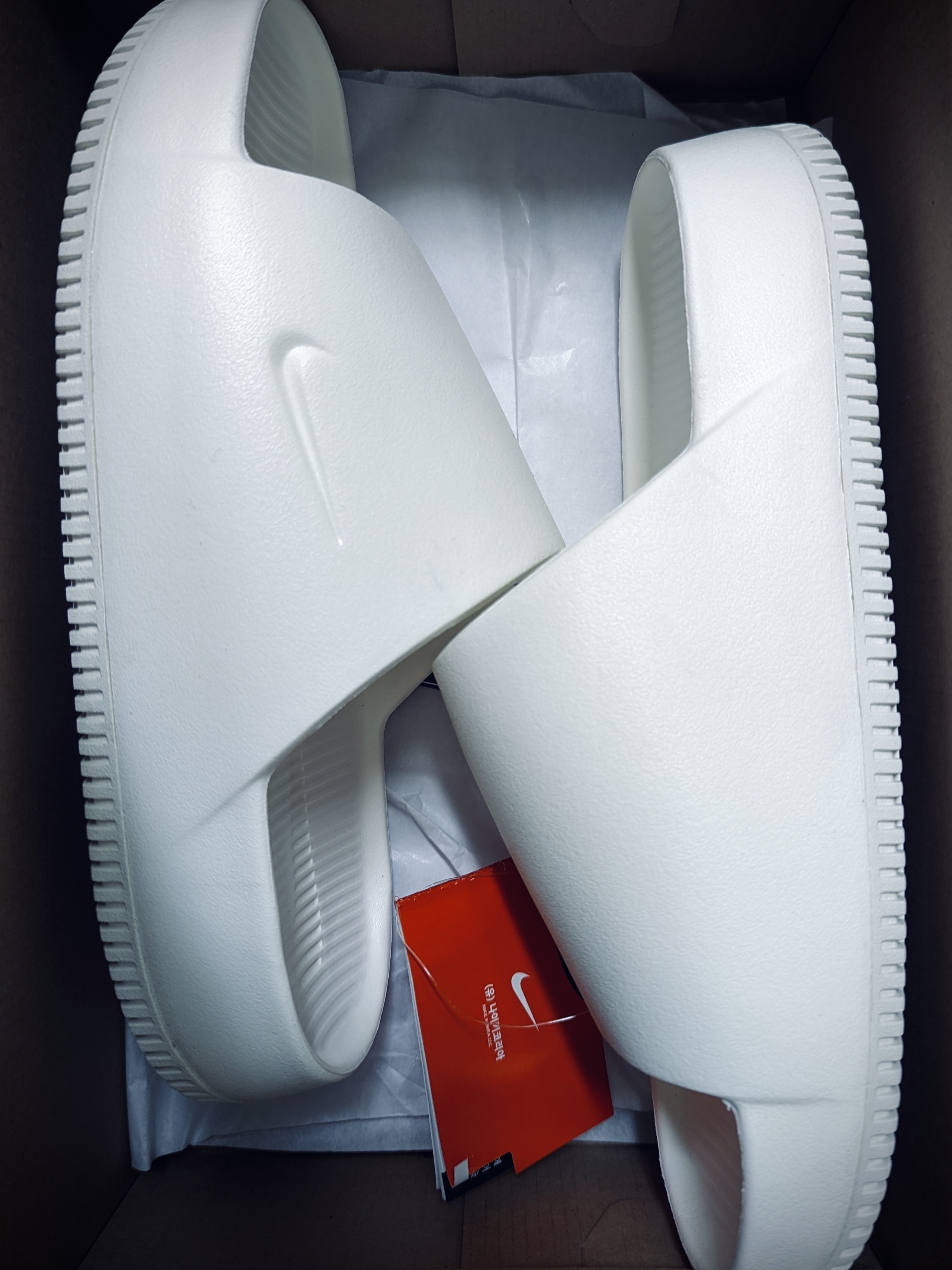 Nike Calm Slide Sail 착용 스타일