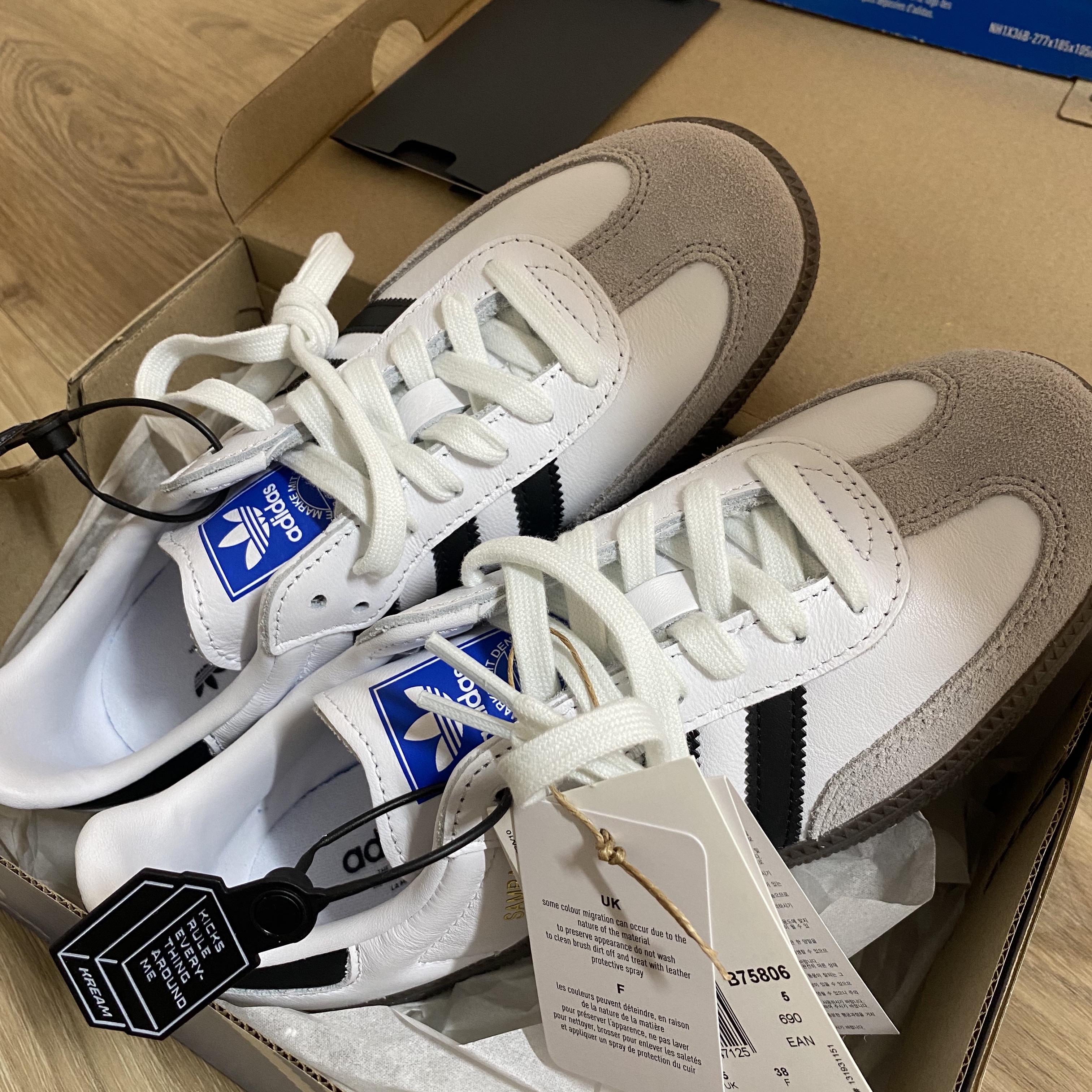 Adidas Samba OG Cloud White 착용 스타일