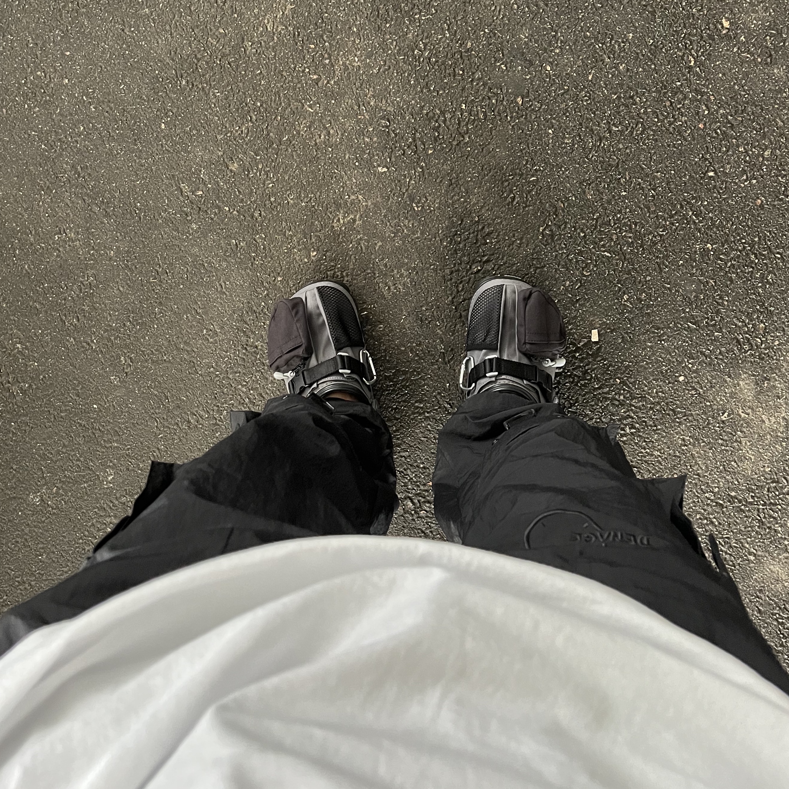 Crocs x Beams Classic All Terrain Mountain Parka Clog Grey 착용 스타일