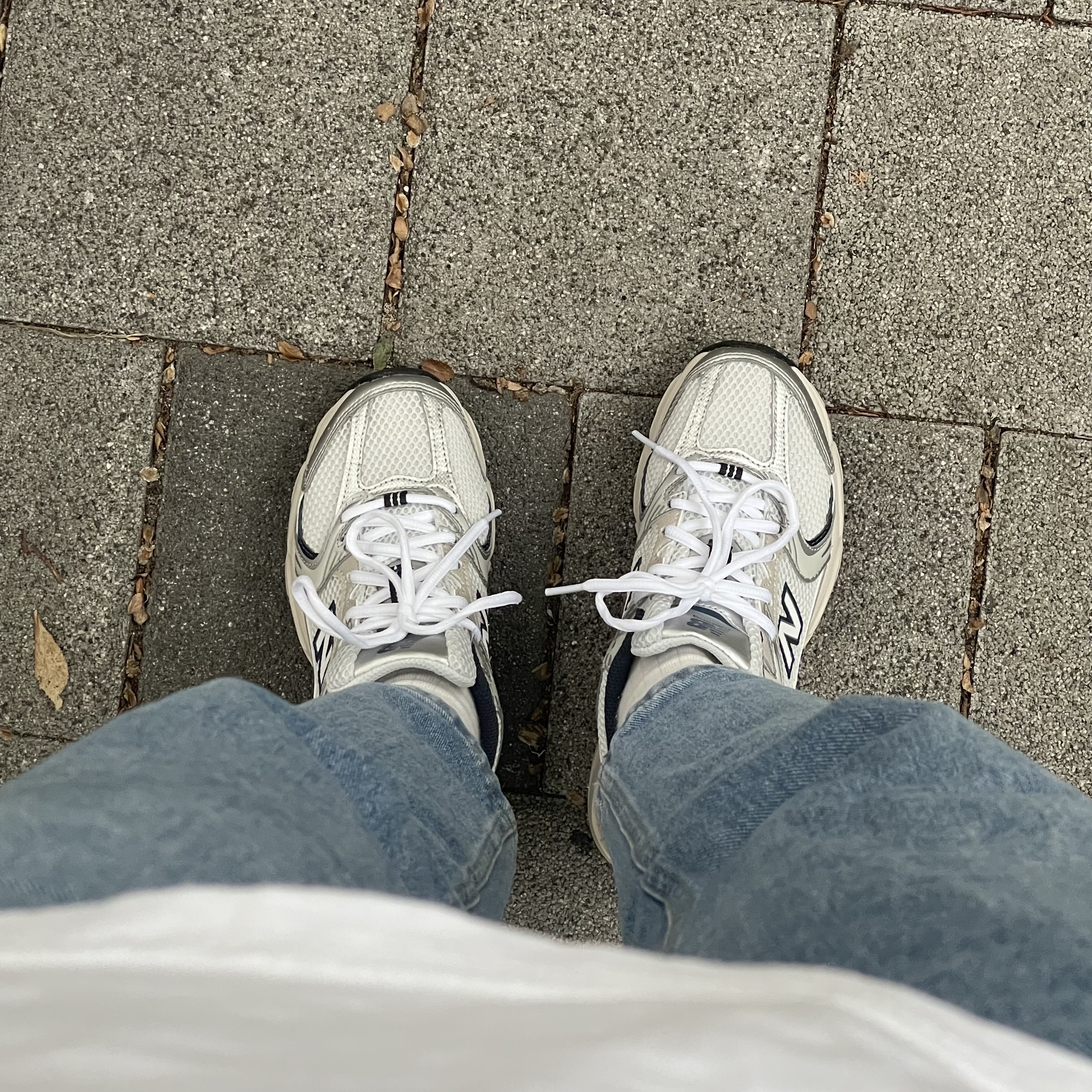 New Balance 530 Steel Grey 착용 스타일 - 2