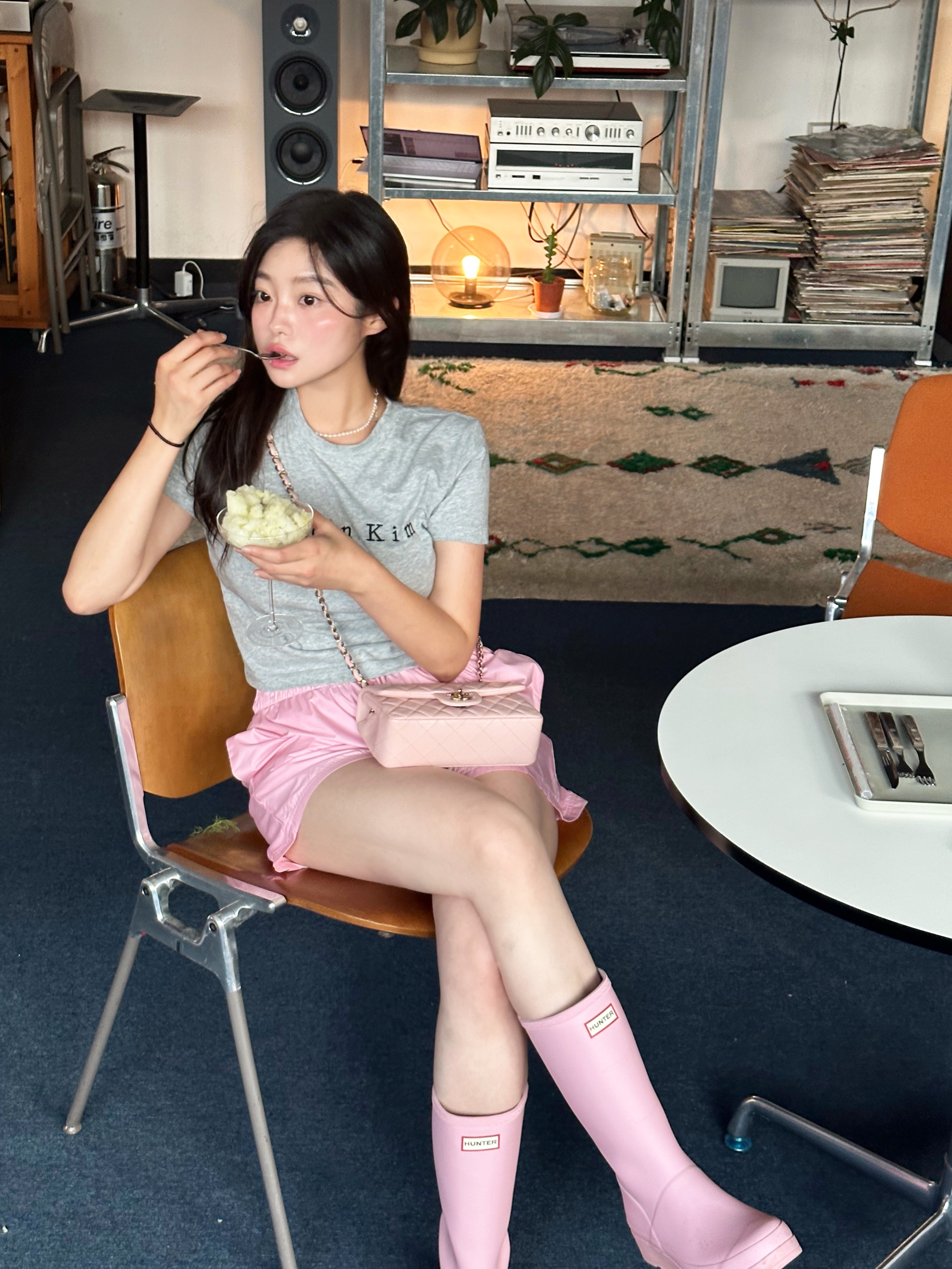 (W) Hunter Play Tall Wellington Rain Boots Azalea Pink, Chanel Small Classic Handbag Grained Calfskin & Gold Pink 착용 스타일