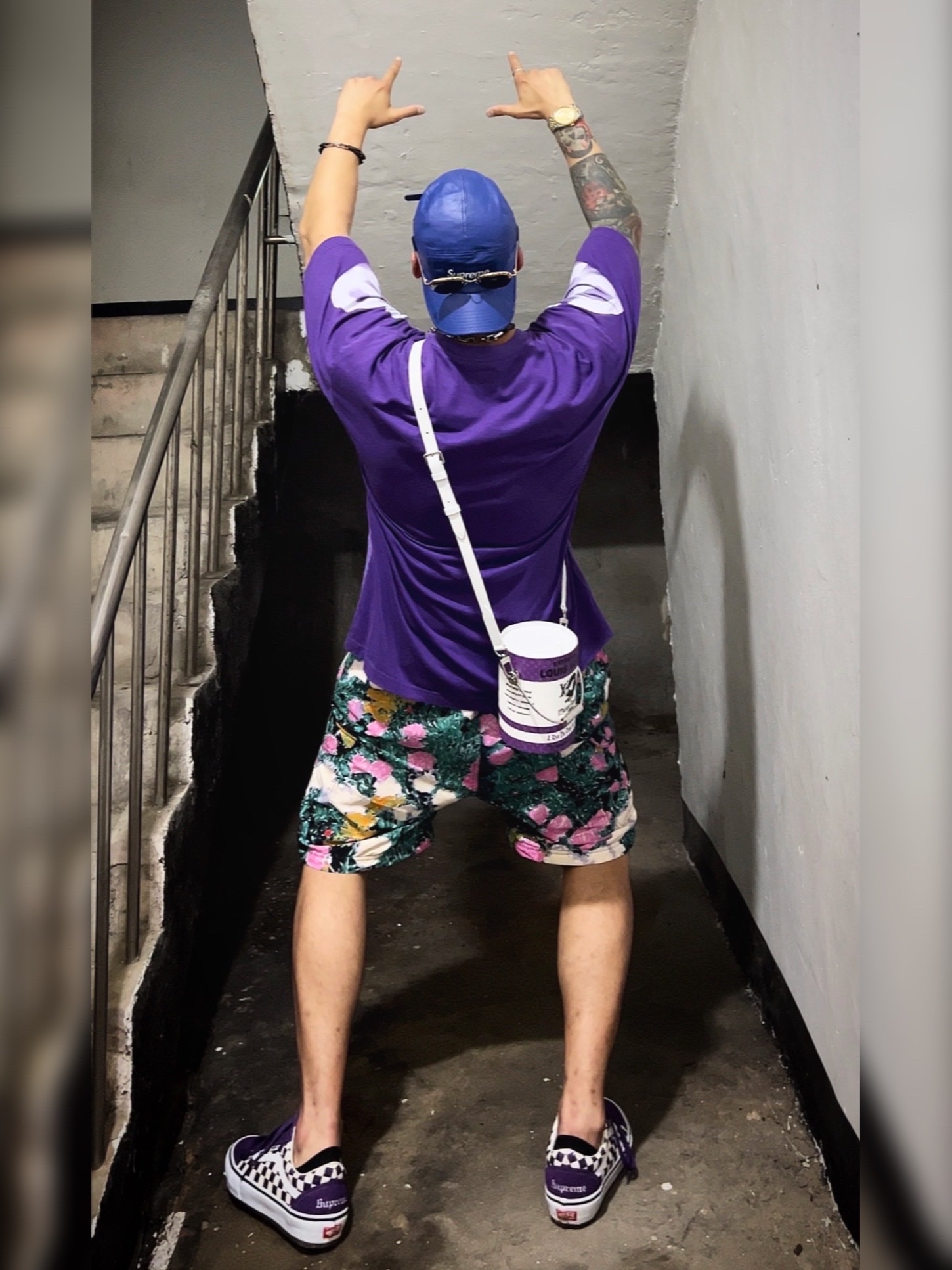 Louis Vuitton LV Paint Can Purple, Vans x Supreme x Swarovski Old Skool Purple 착용 스타일 - 1