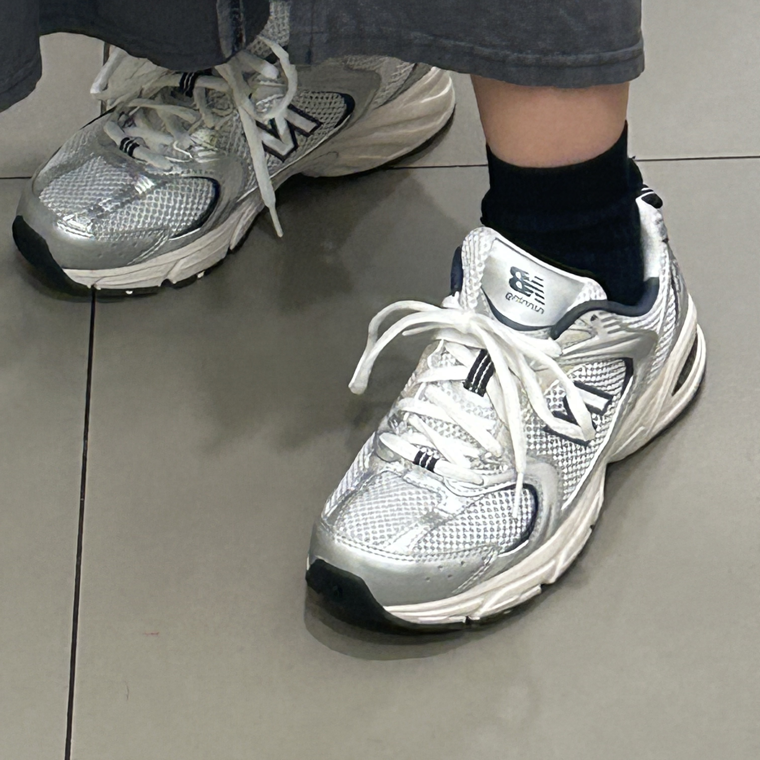 New Balance 530 Steel Grey 착용 스타일