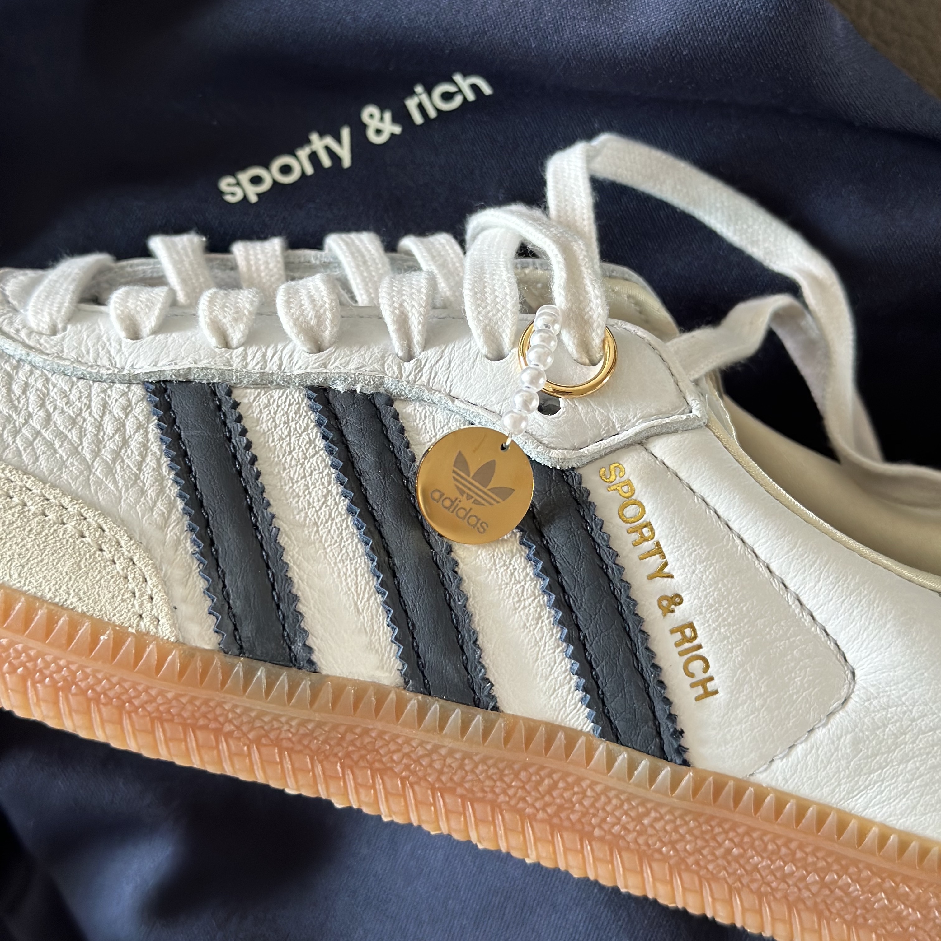 Adidas x Sporty & Rich Samba Cloud White Legend Ink 착용 스타일