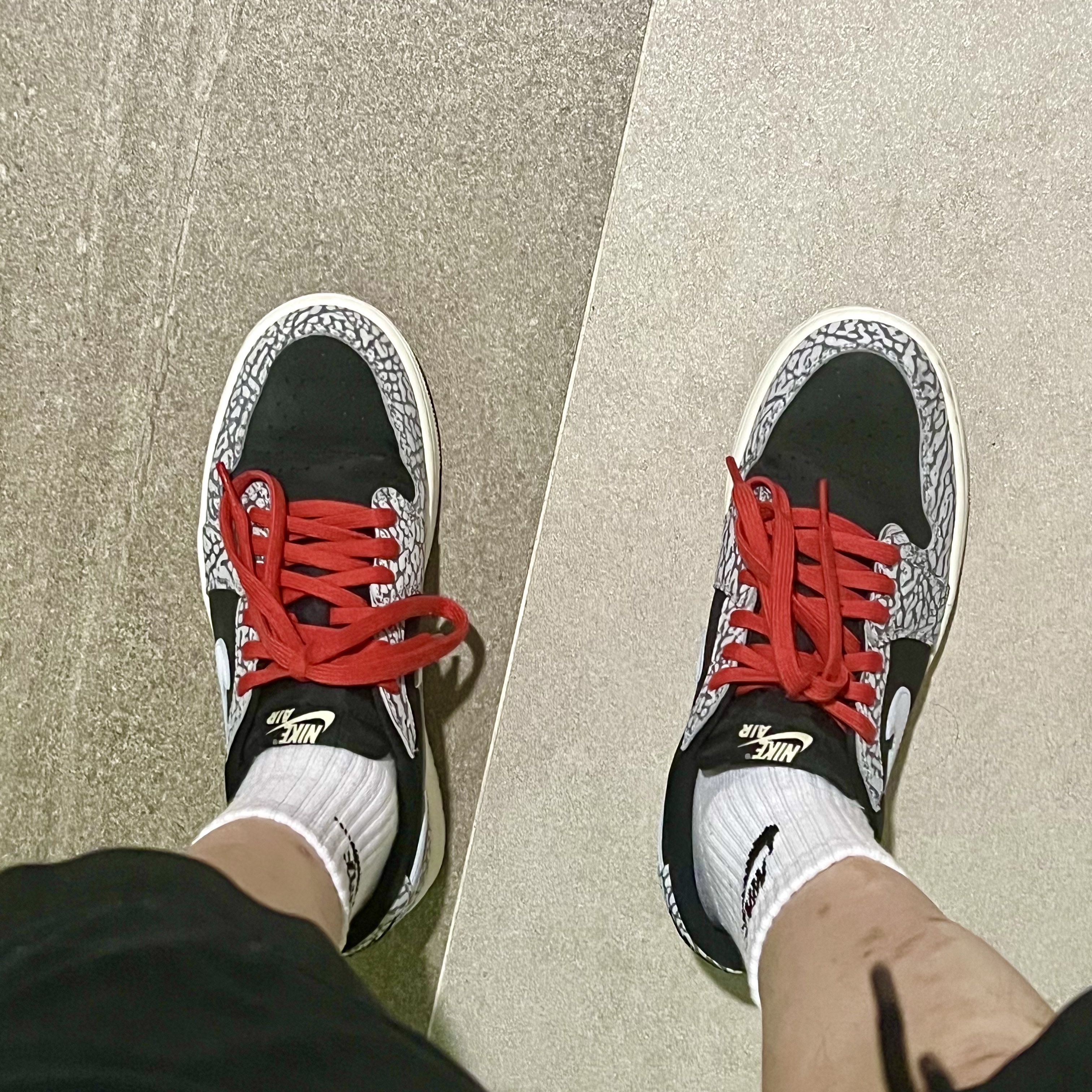 Jordan 1 Retro Low OG Black Cement 착용 스타일