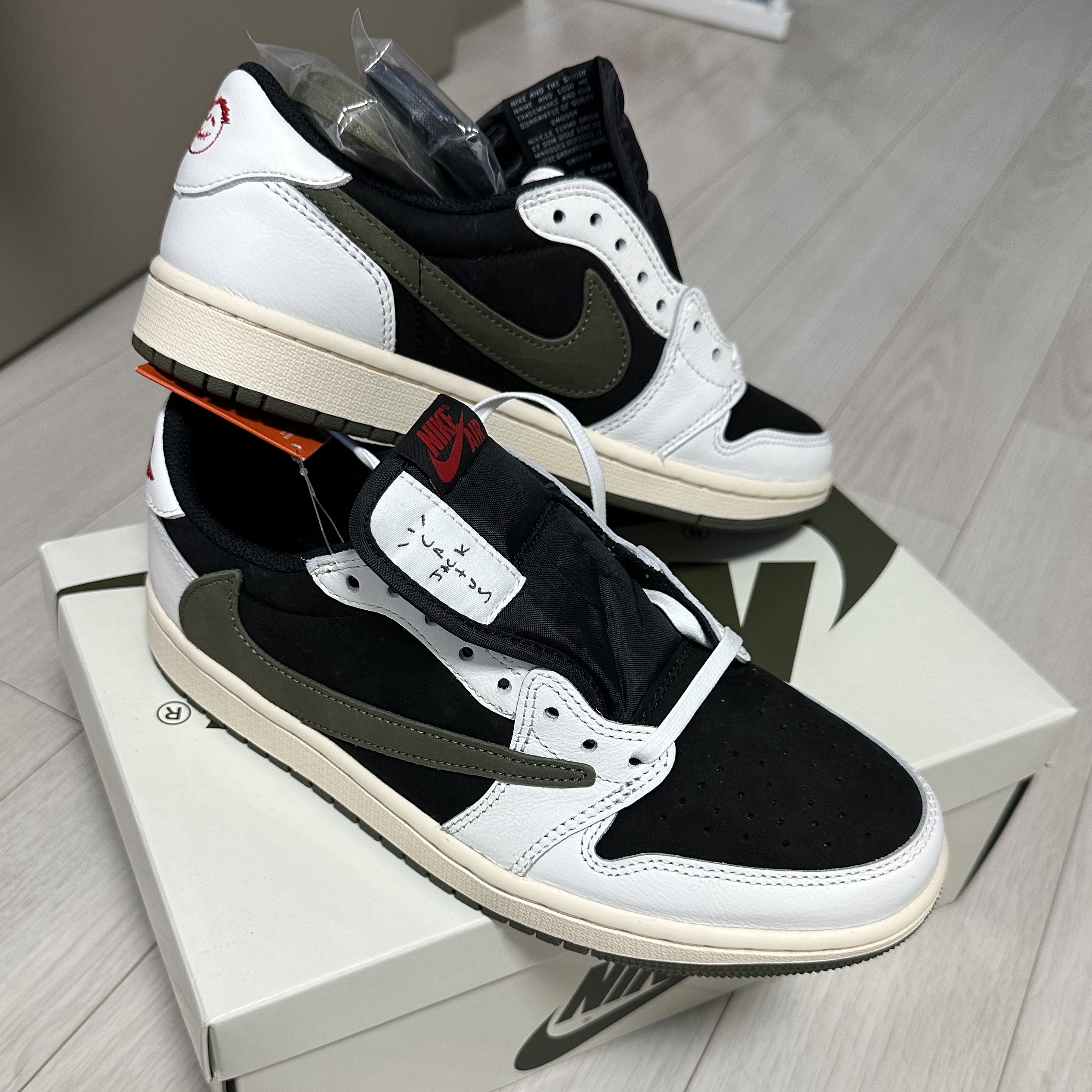 (W) Jordan 1 x Travis Scott Retro Low OG SP Medium Olive 착용 스타일