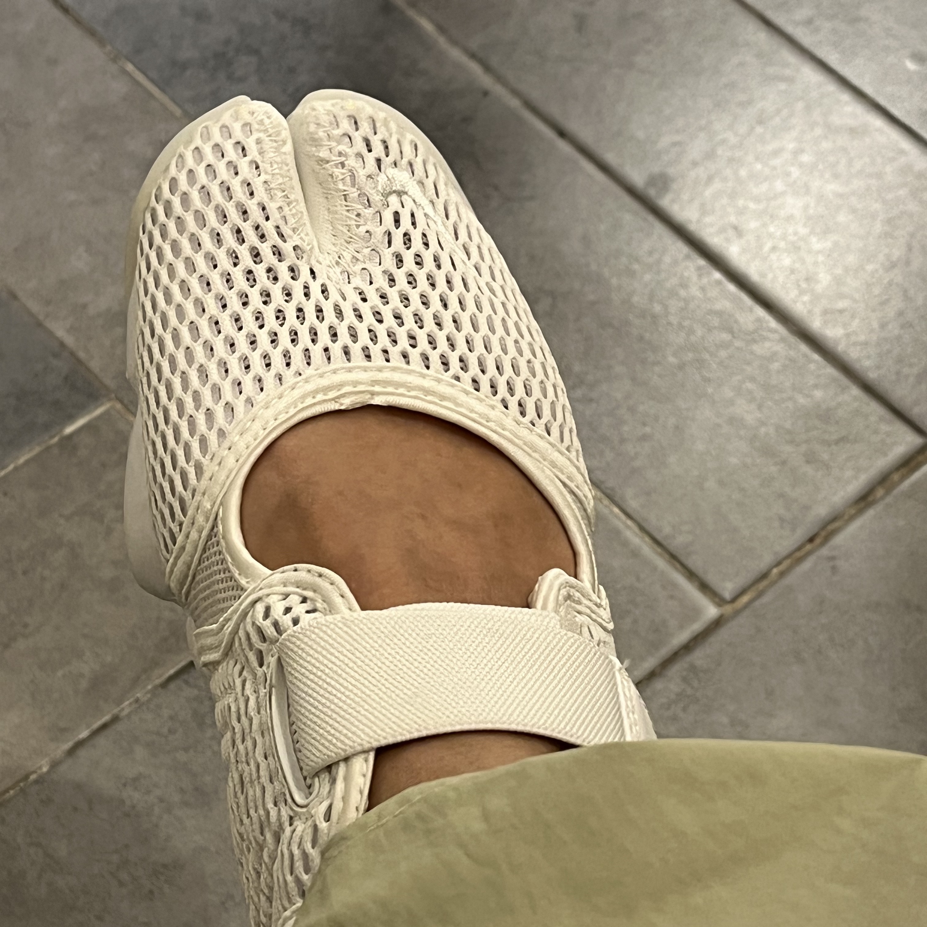 (W) Nike Air Rift Breathe White Pure Platinum 착용 스타일