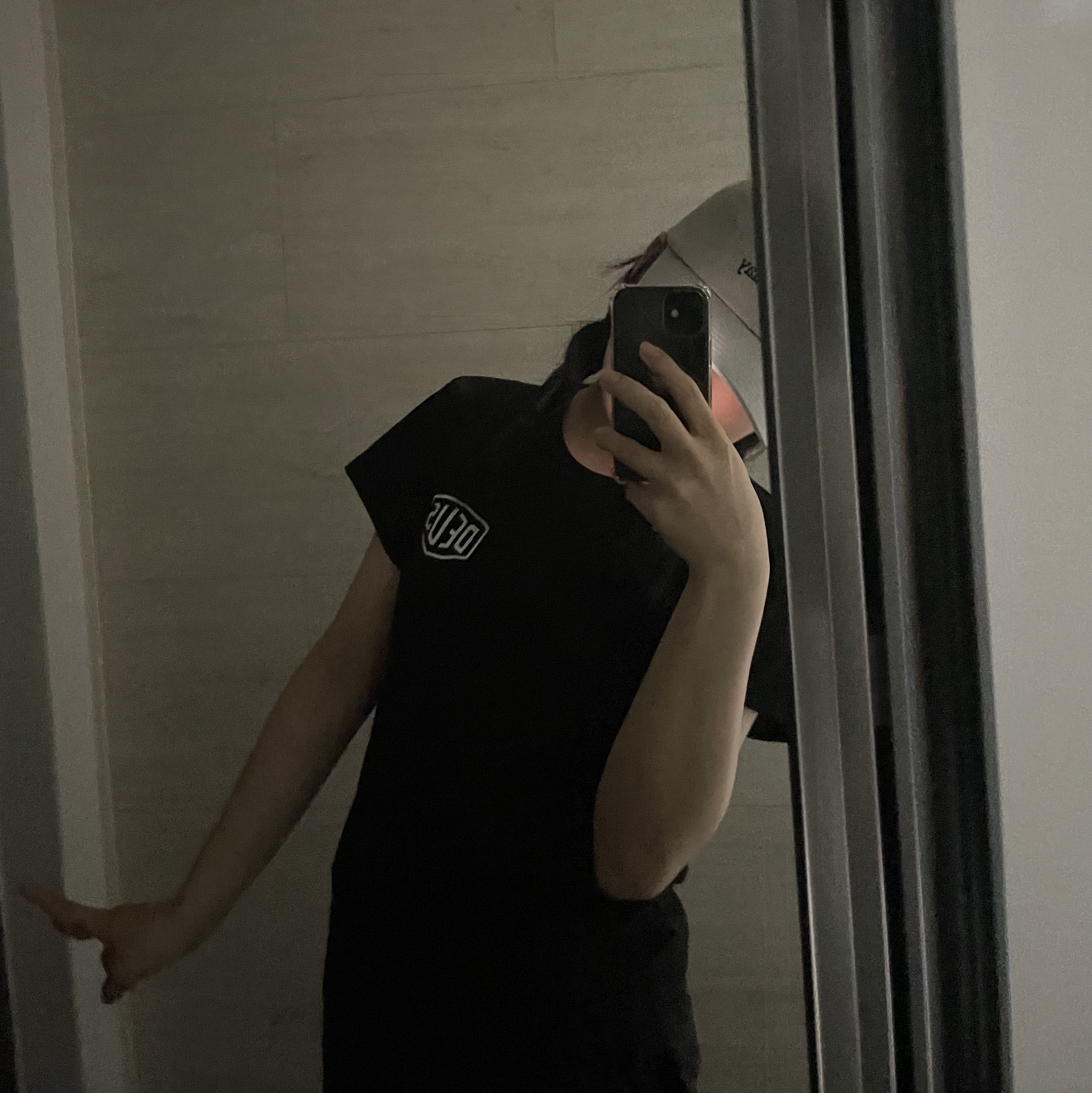 (Kids) Deus Ex Machina College Seoul T-Shirt Black 착용 스타일 - 2