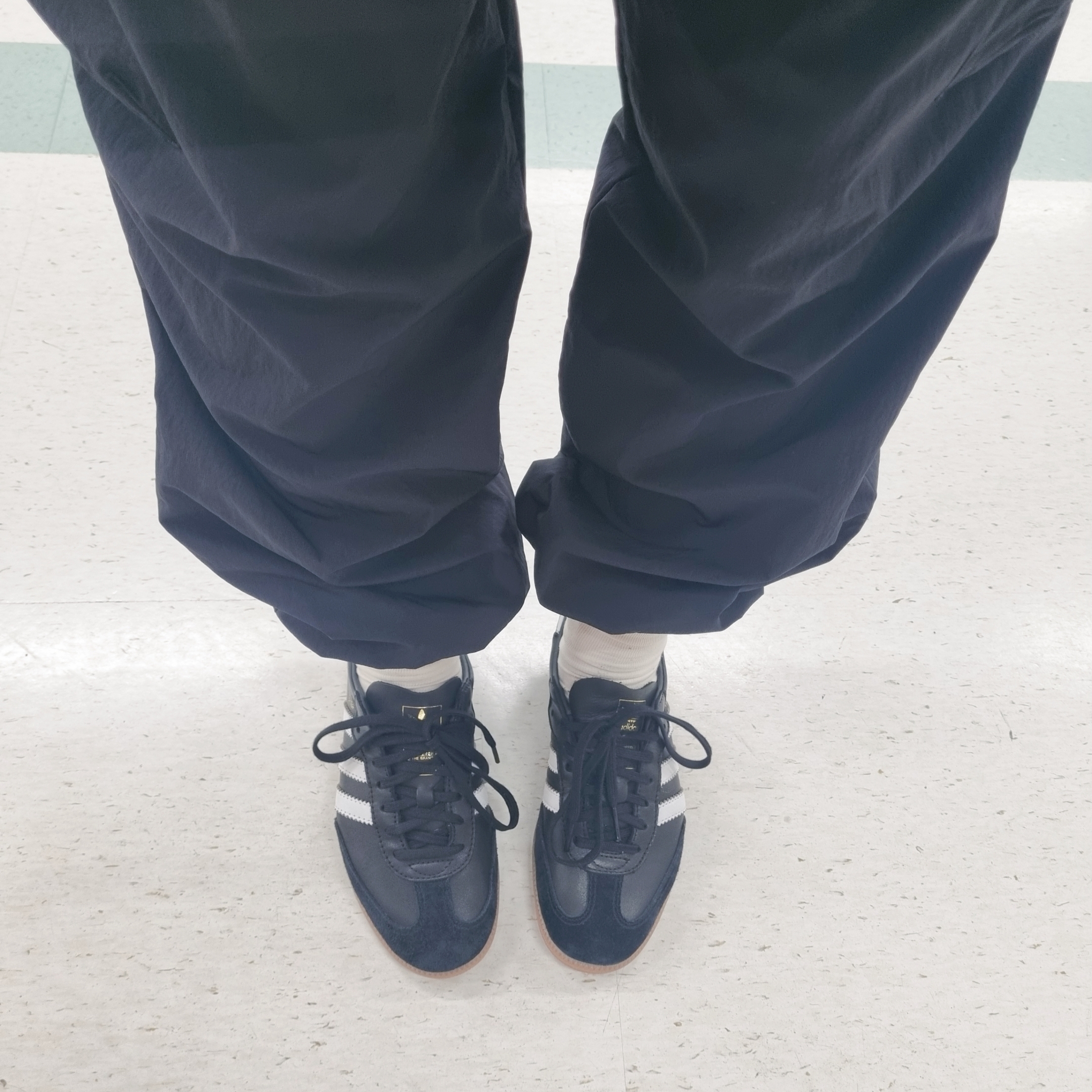 Adidas Samba Decon Core Black 착용 스타일