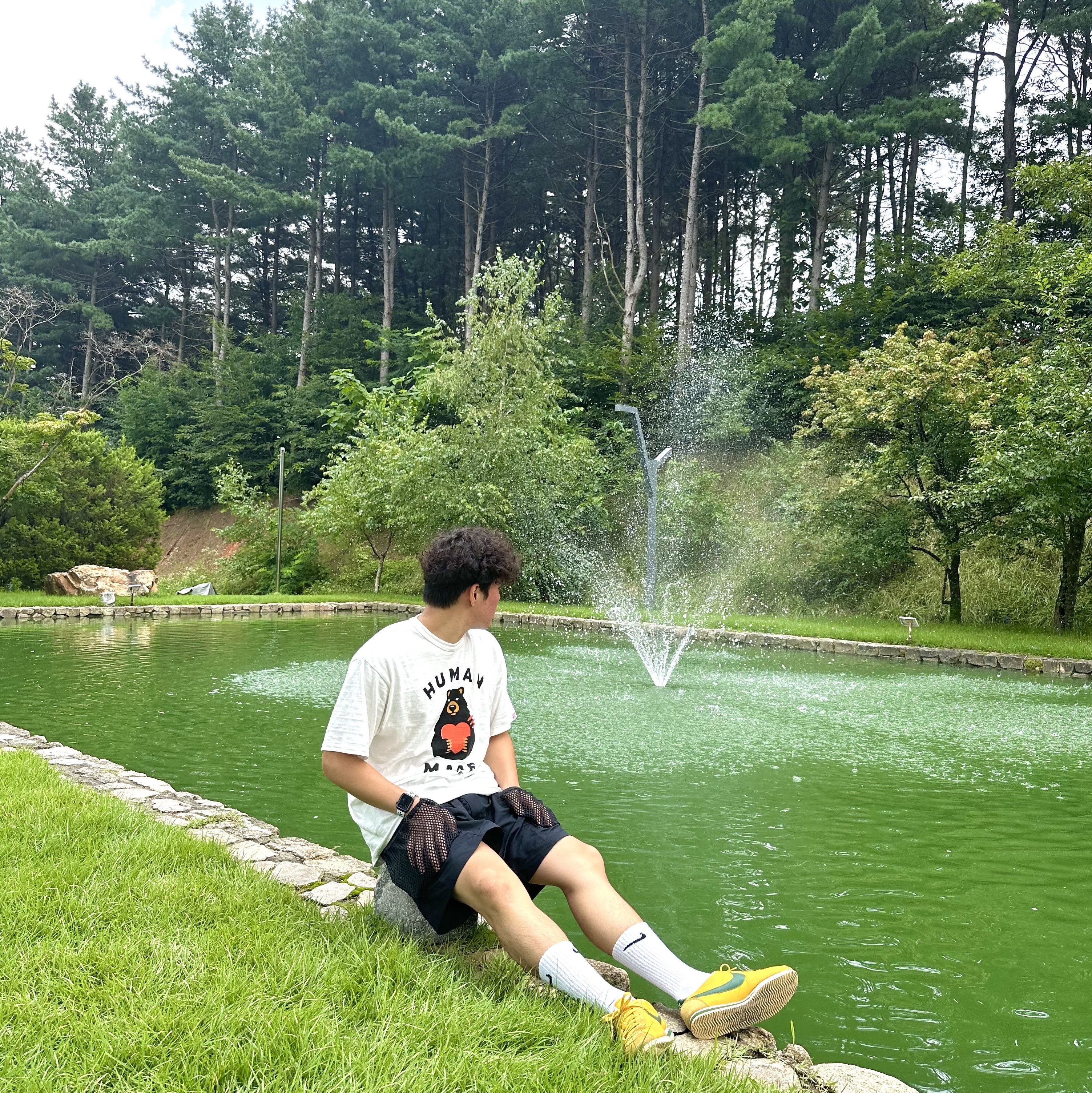 Human Made Graphic T-Shirt #13 White, Nike Classic Cortez Nylon Premium Yellow Ochre 착용 스타일 - 1