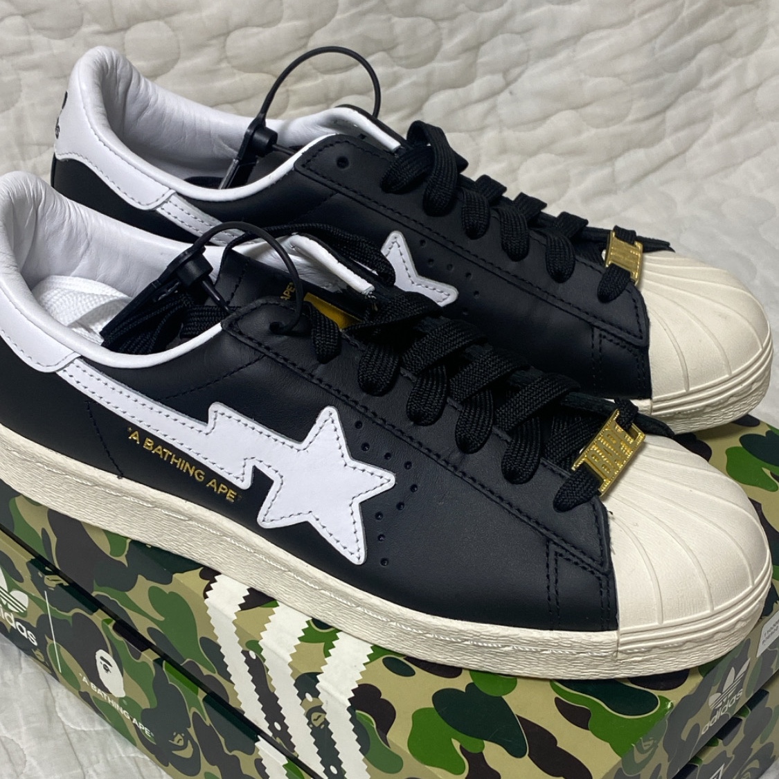 Adidas x BAPE Superstar 80s Core Black Off White 착용 스타일