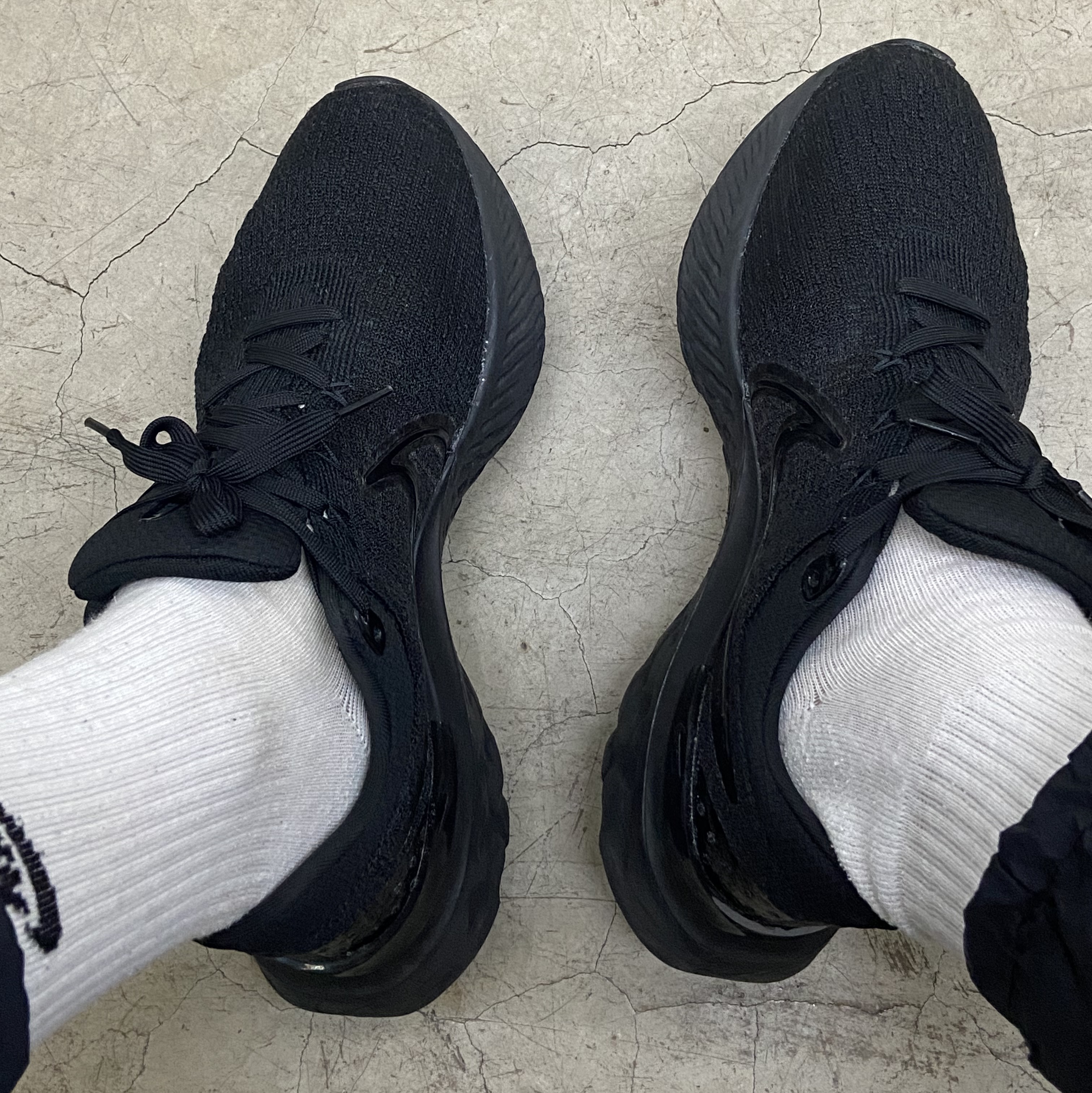 Nike React Infinity Run Flyknit 3 Triple Black 착용 스타일