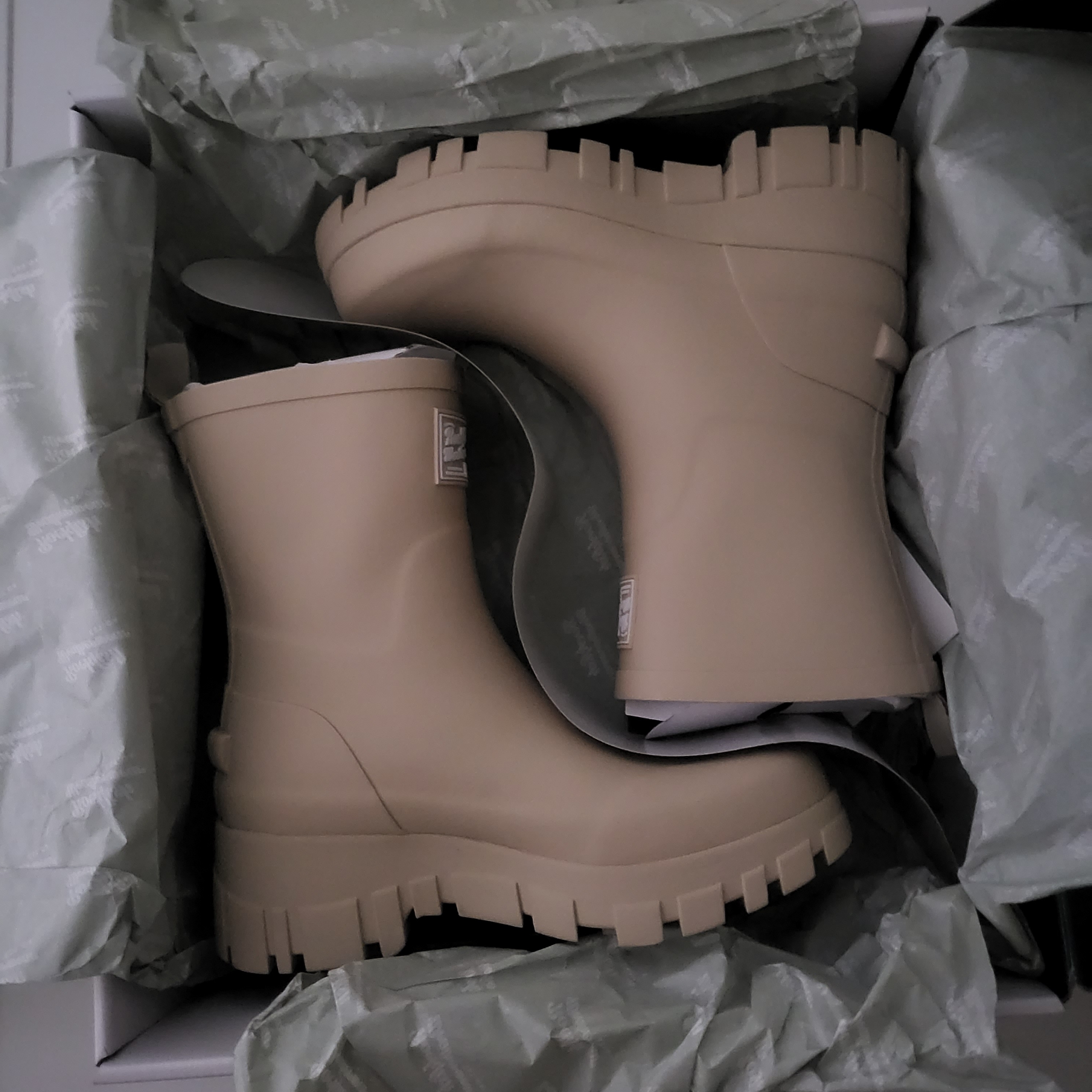 (W) Rockfishweatherwear Flatform Middle Rain Boots Beige 착용 스타일 - 3