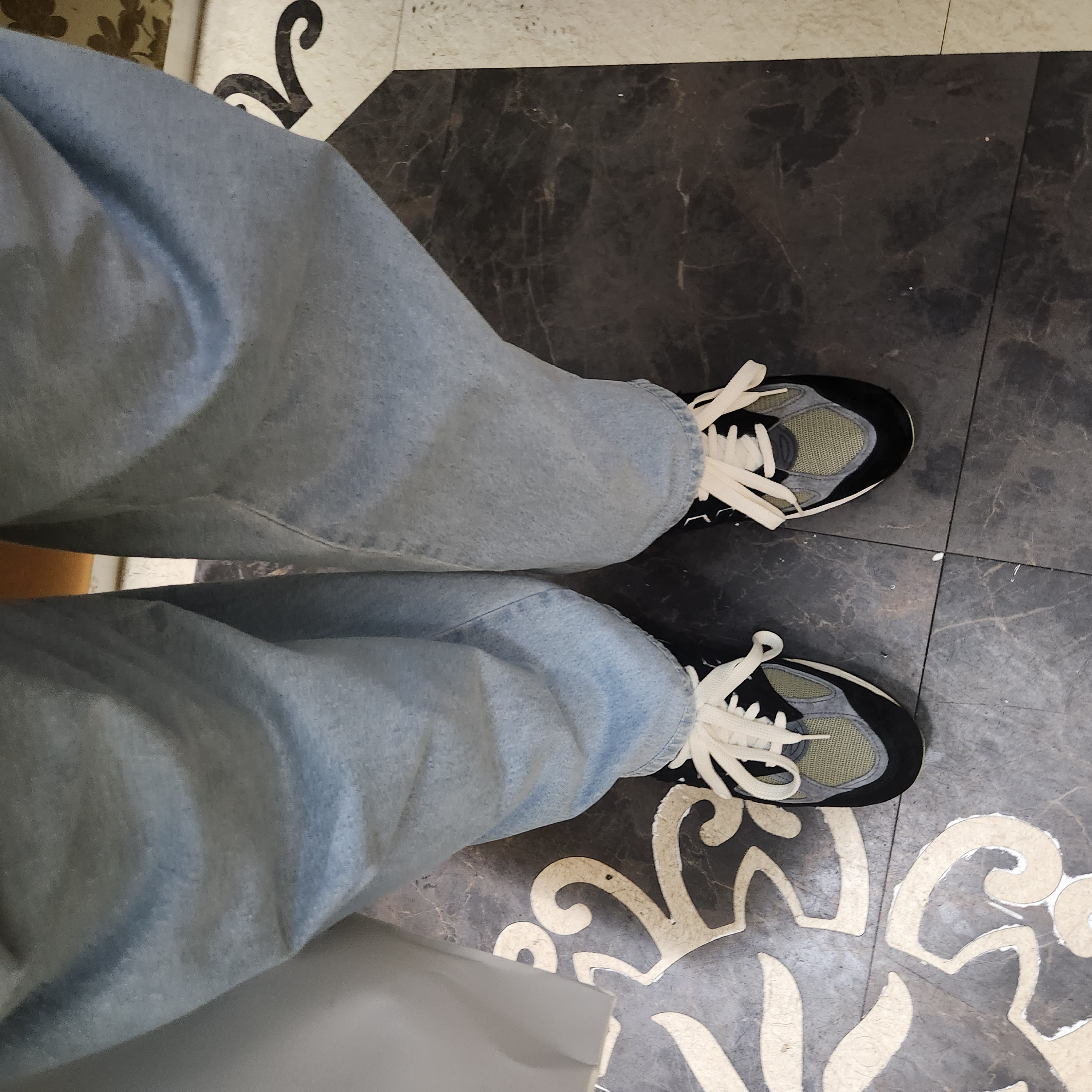 New Balance 990v2 Made in USA Black True camo 착용 스타일 - 1