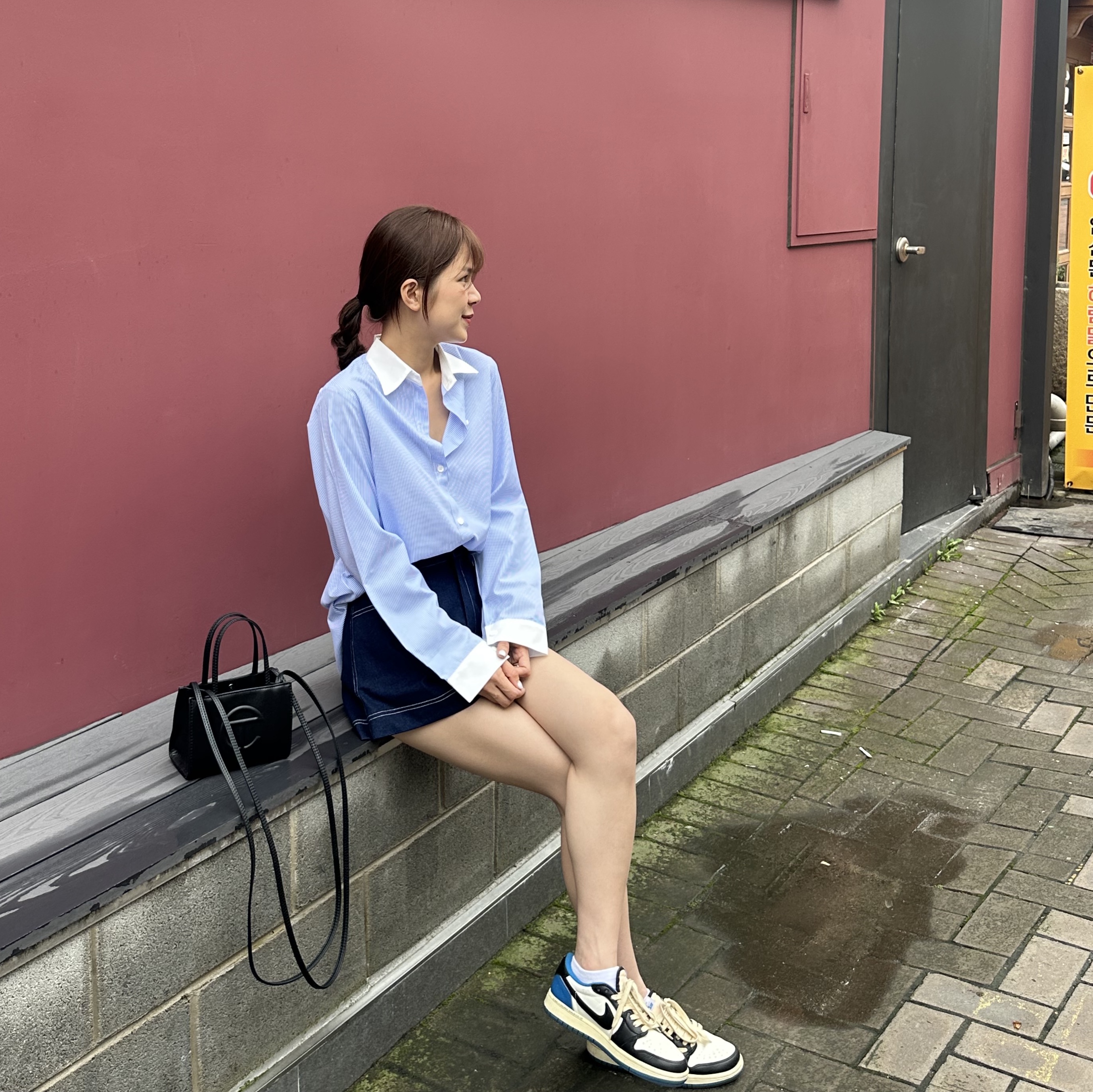 Telfar Small Shopping Bag Black, Jordan 1 x Travis Scott x Fragment Retro Low OG SP Military Blue 착용 스타일 - 3