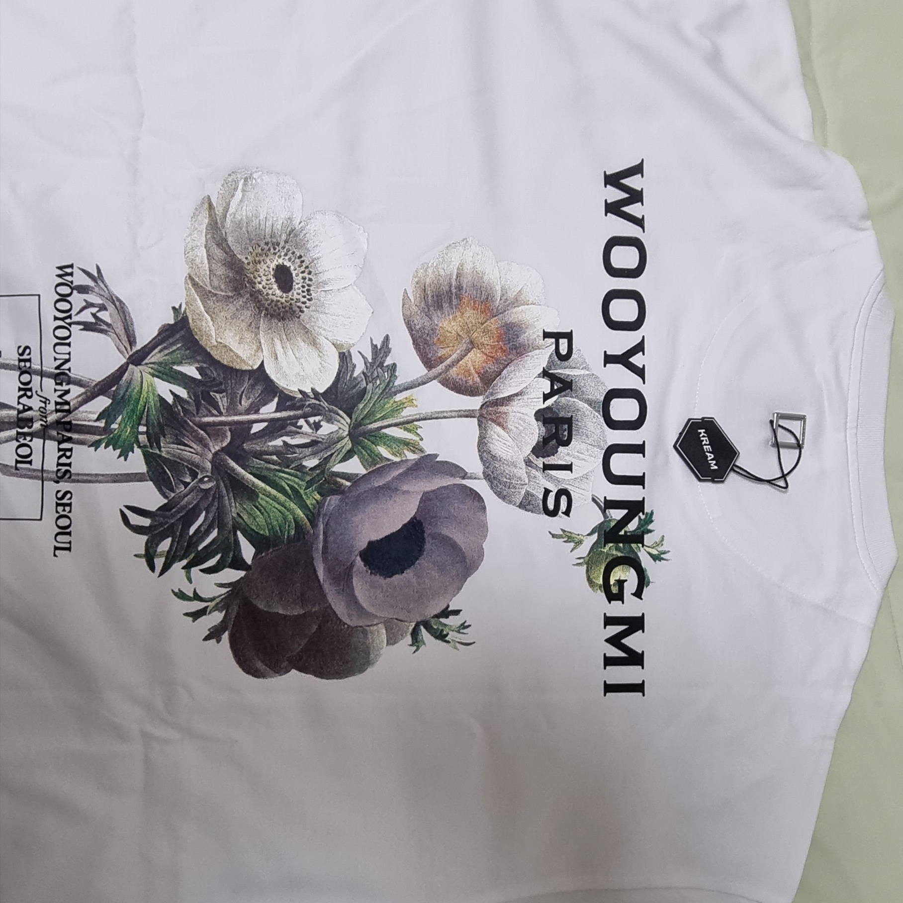 Wooyoungmi Flower Print Back Logo T-Shirt White - 23FW 착용 스타일 - 2
