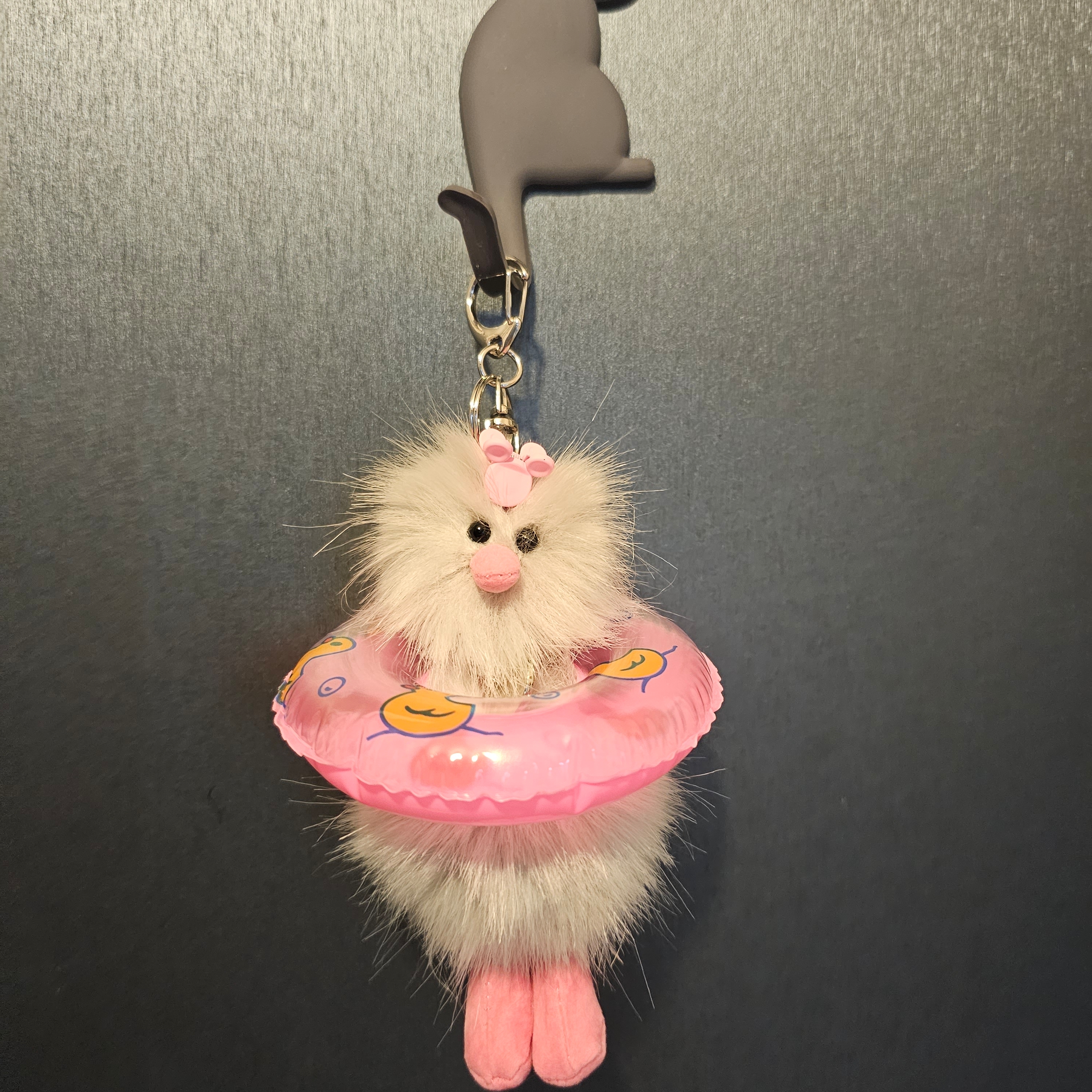 Cosymosy Mini Bird Keyring Light Gray 착용 스타일