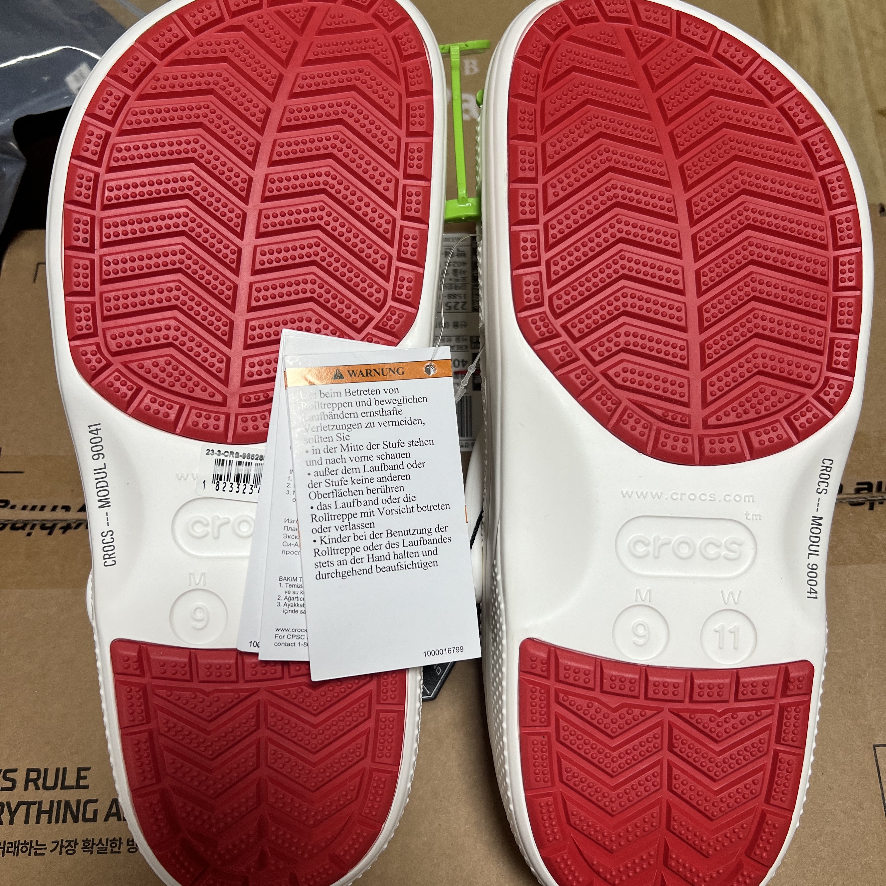 Crocs x Kanghyuk Classic Clog White 착용 스타일 - 2