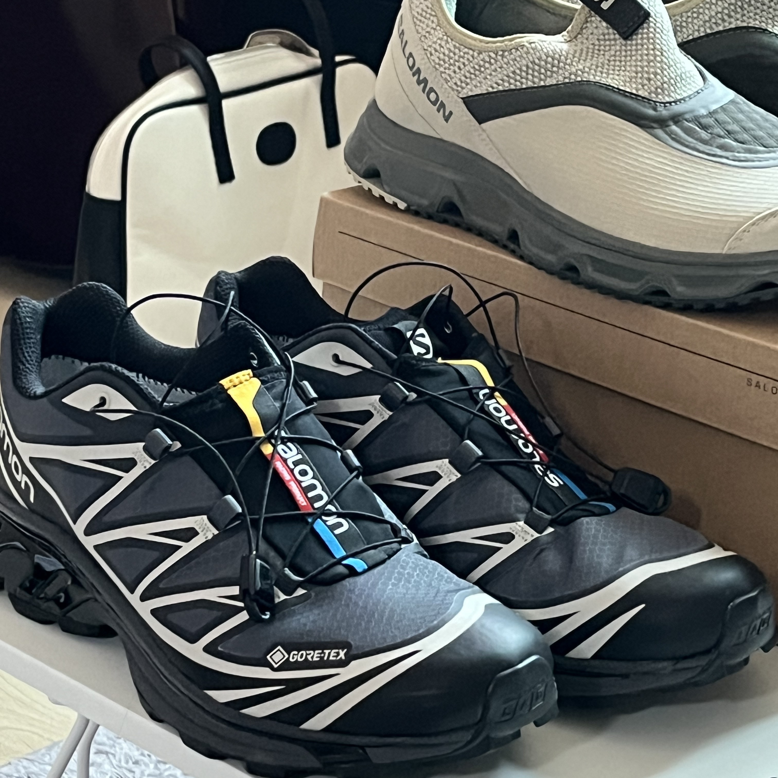 Salomon XT-6 Gore-Tex Black Ebony 착용 스타일 - 5
