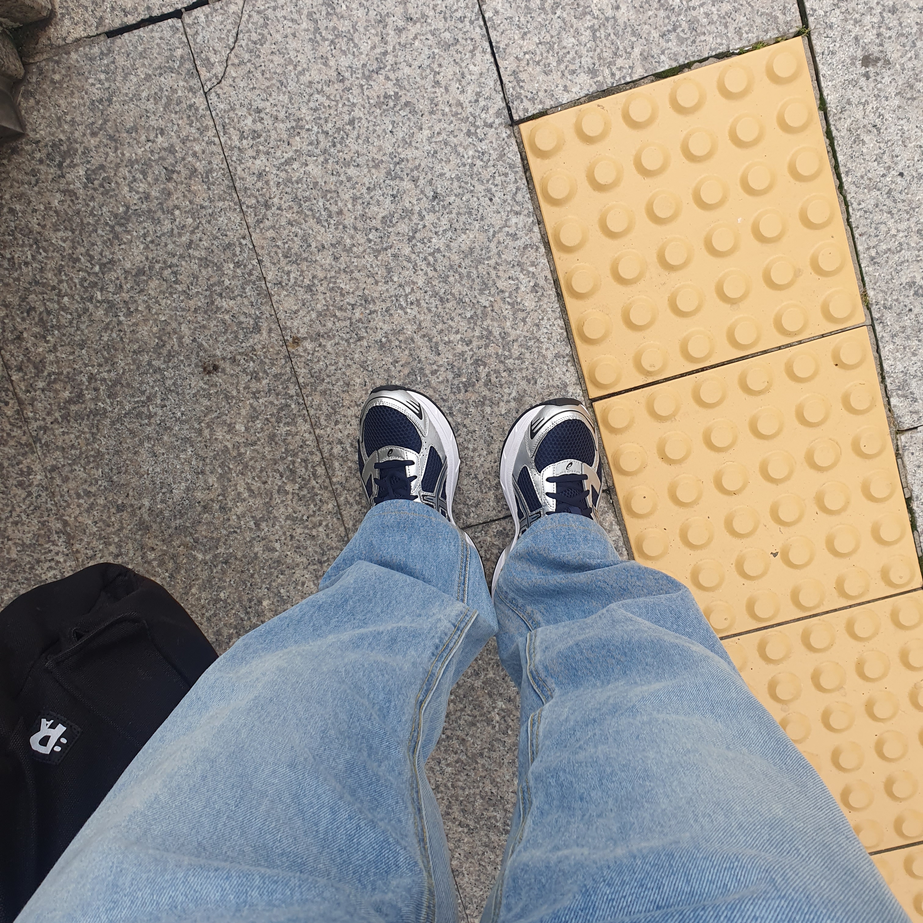 Asics Gel-1130 French Blue Pure Silver 착용 스타일