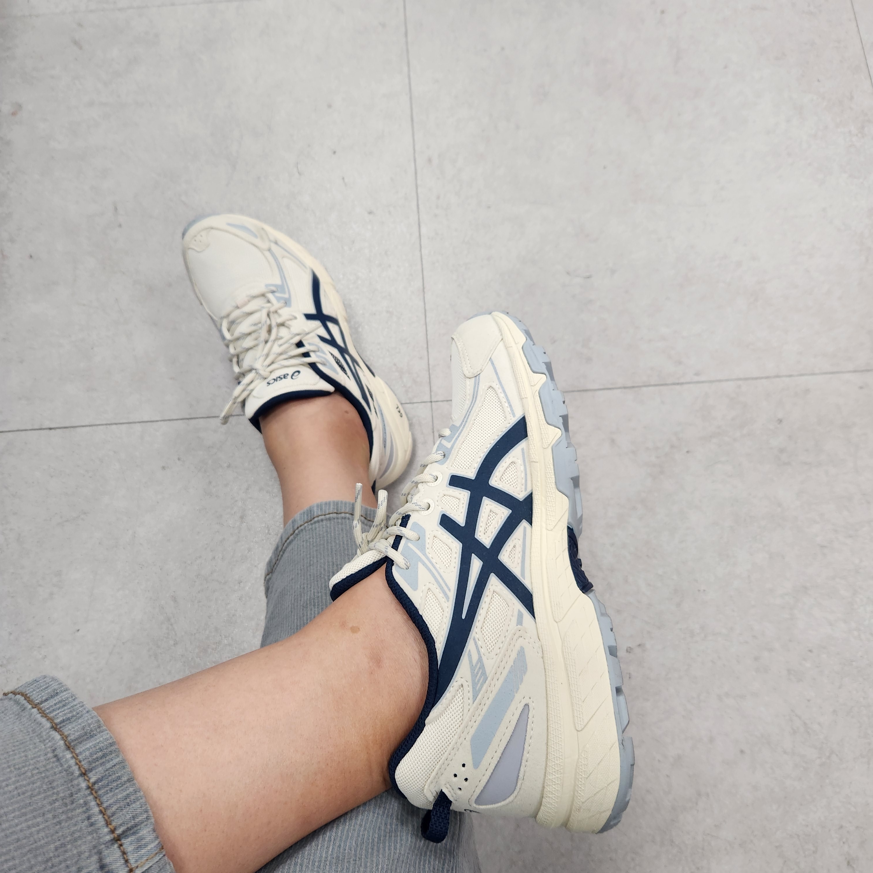 Asics Gel-Venture 6 SPS Birch French Blue 착용 스타일