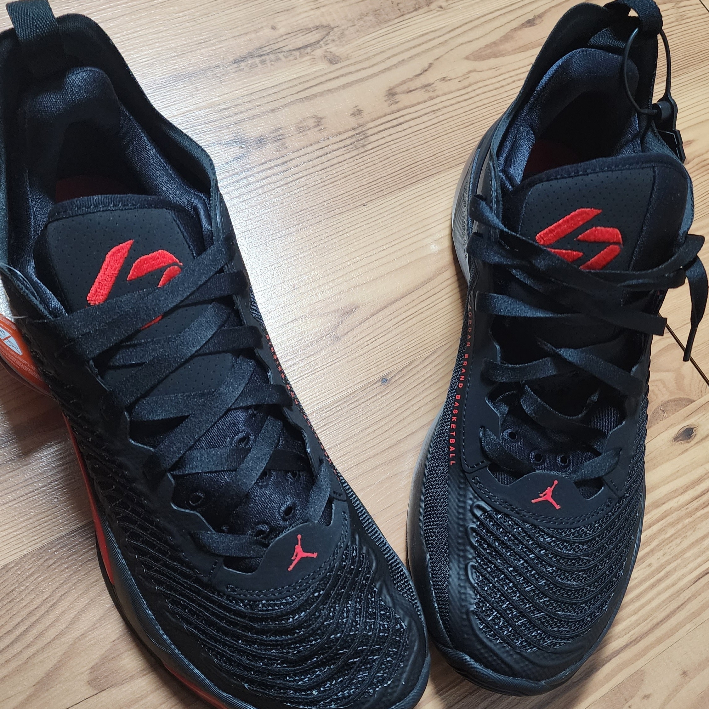 Jordan Luka 1 PF Black University Red 착용 스타일
